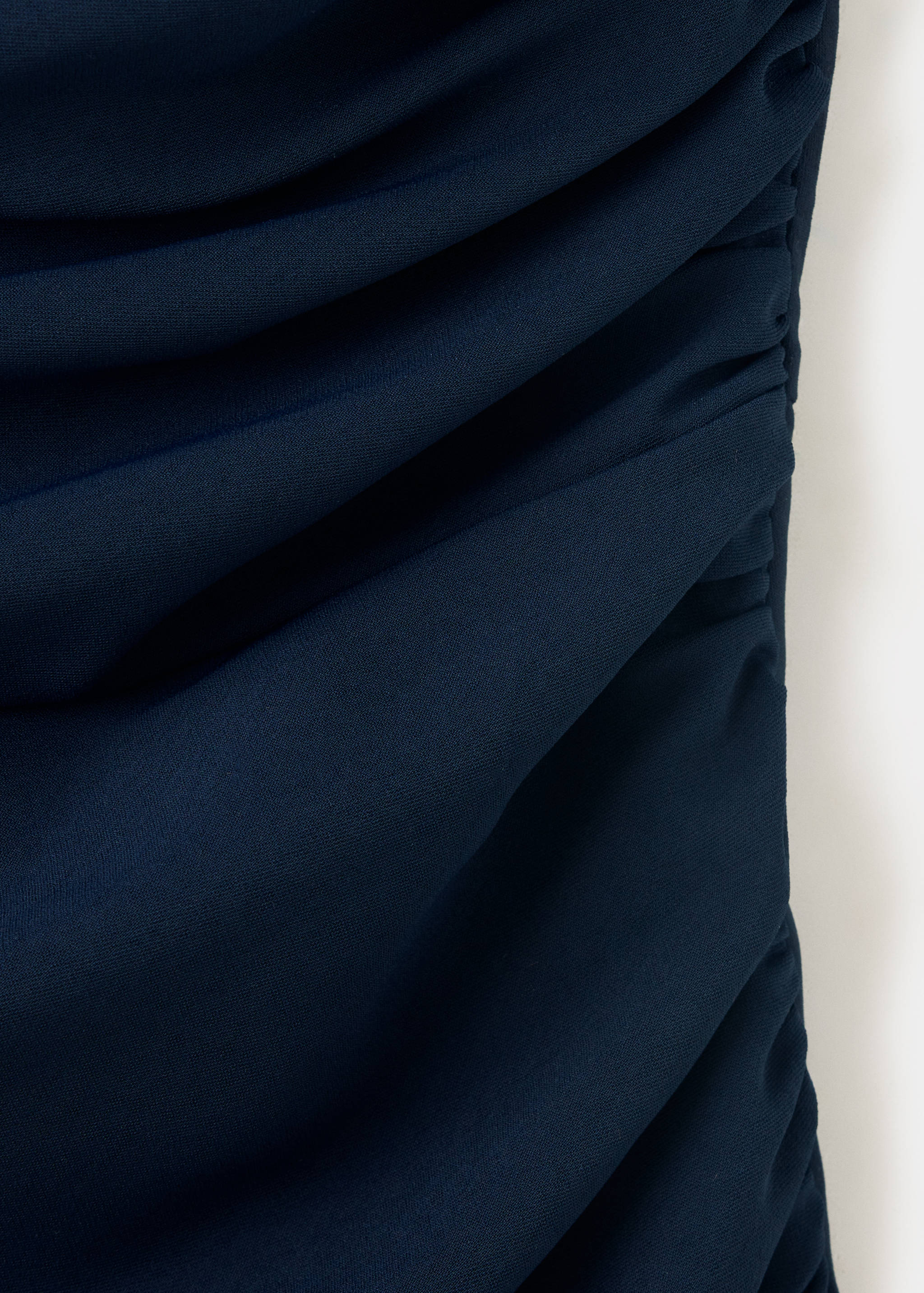 Mango Broşlu drape elbise görsel 3