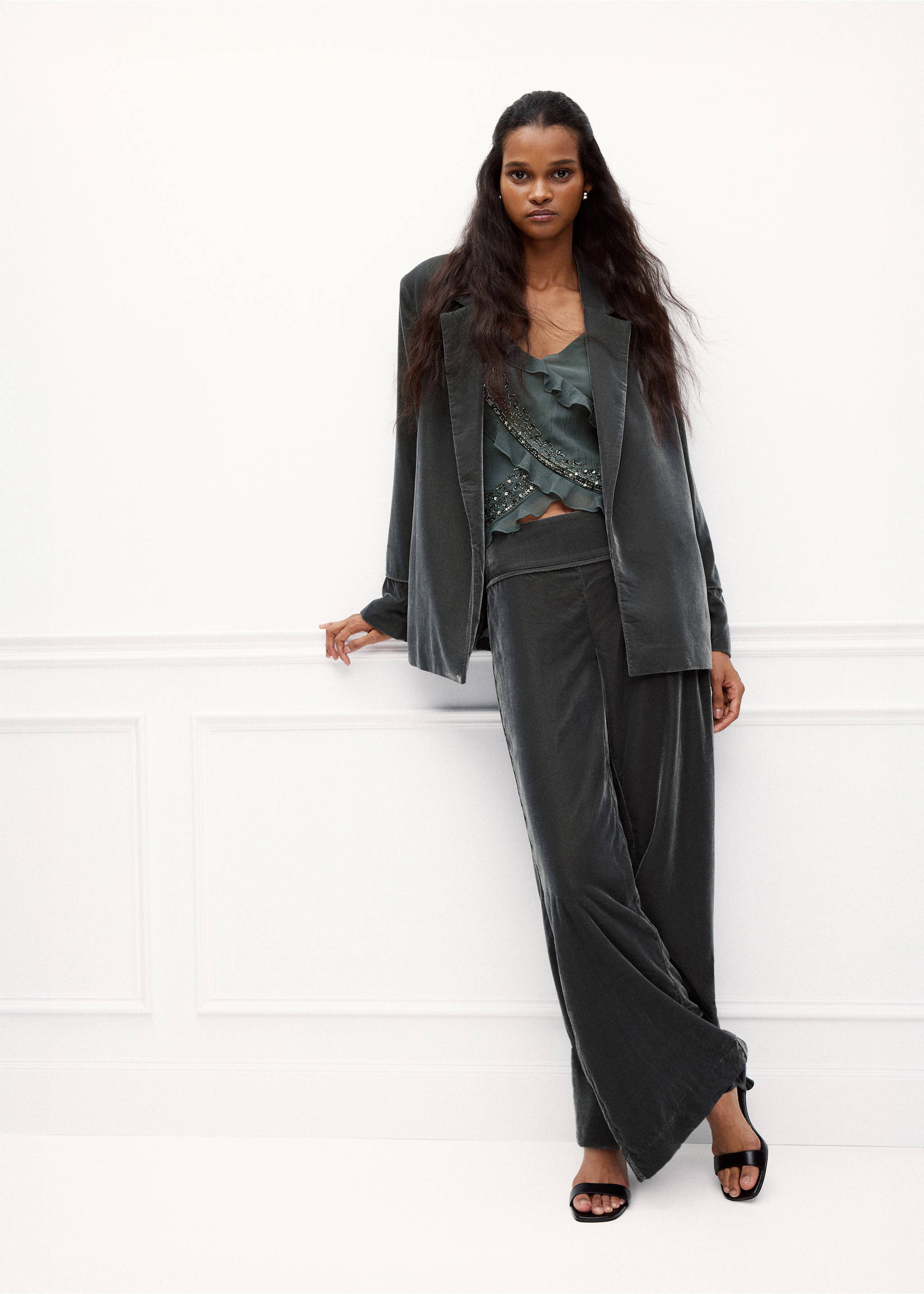 Straight velvet trousers - General plane, Dark Silver. Ref: 37088267-00.