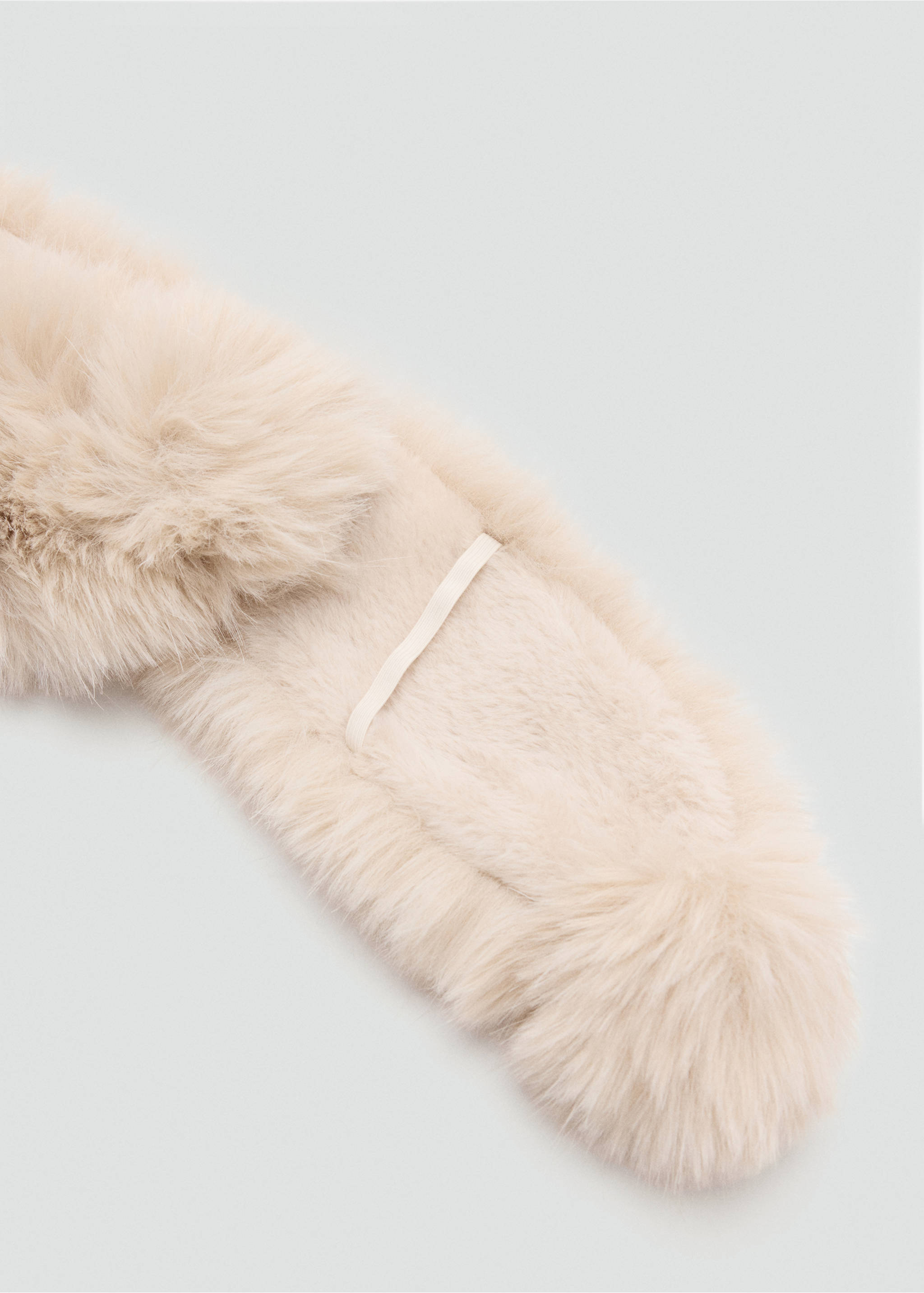 Bufanda beige de efecto pelo con acabado suave y texturizado., Crudo. Ref: 37088268-00.