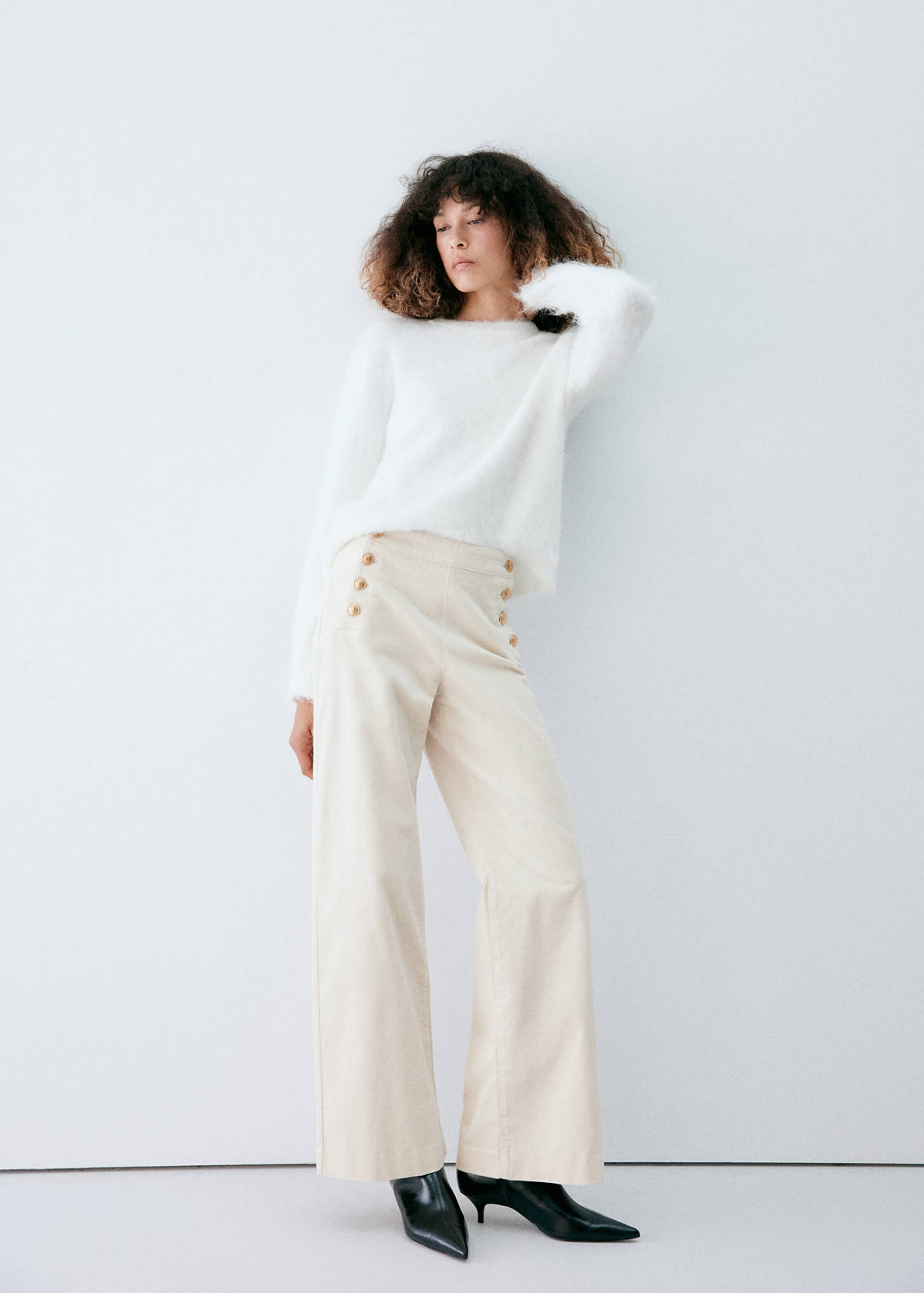 Velvet trousers with buttons — Ecru