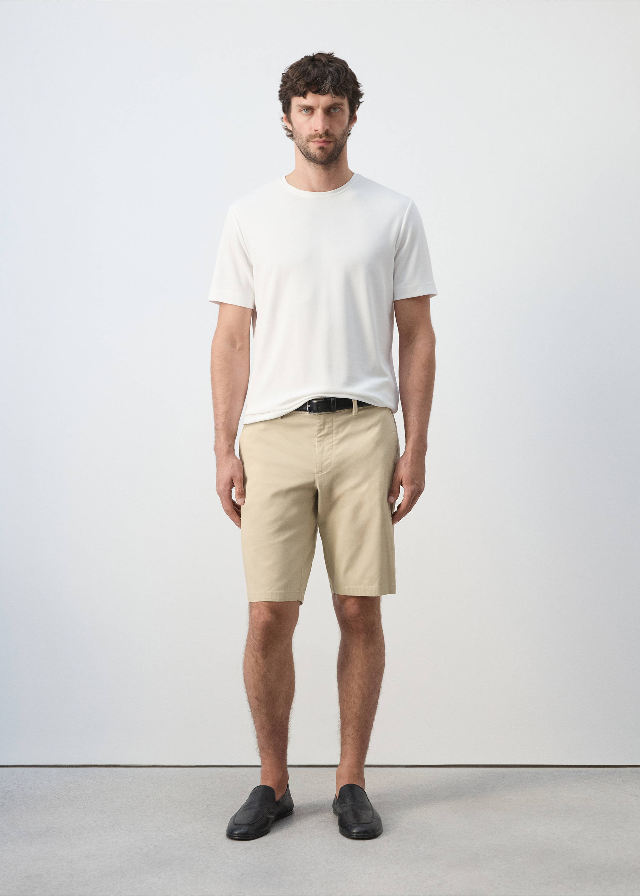 Slim-fit chino cotton bermuda shorts - General plane, Beige. Ref: 37091329-00.