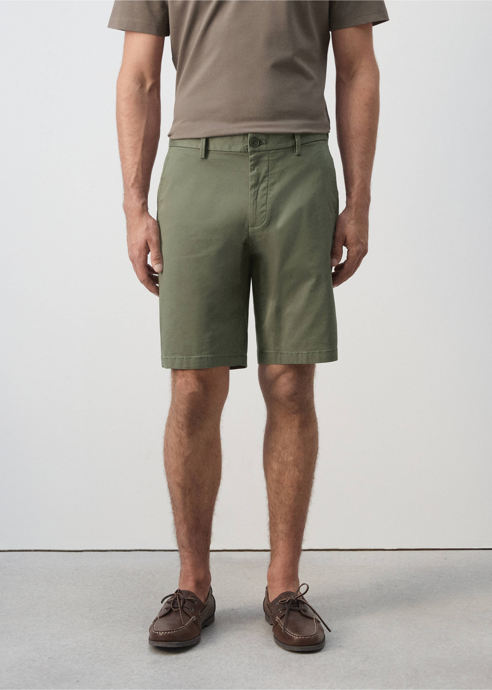 Slim-fit chino cotton bermuda shorts - Medium plane, Forest Green. Ref: 37091329-00.