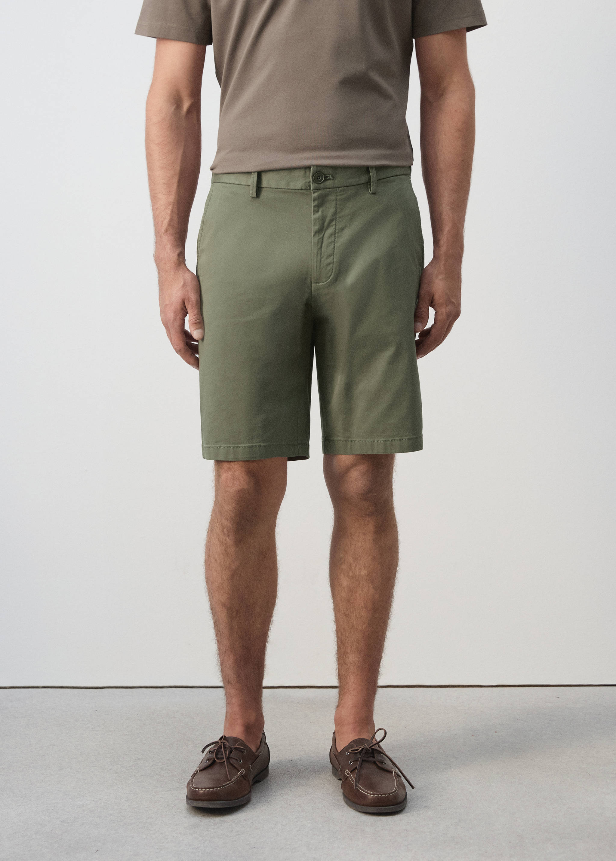 Bermudas slim fit chino algodón - Plano medio