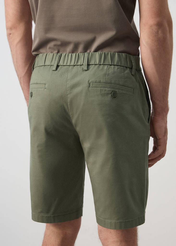 Slim-fit chino cotton bermuda shorts — Forest Green
