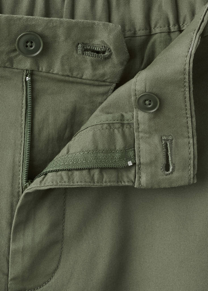 Slim-fit chino cotton bermuda shorts — Forest Green