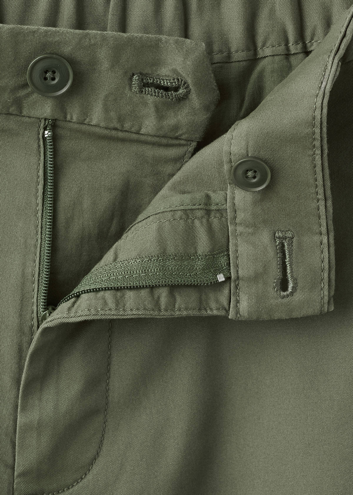 Slim-fit chino cotton bermuda shorts — Forest Green