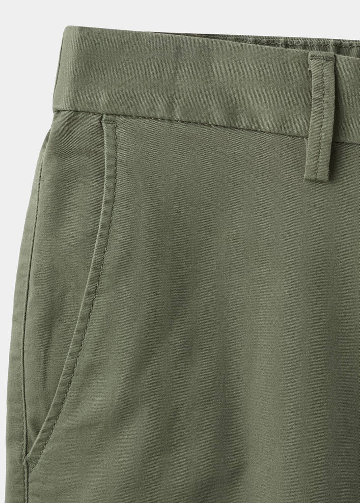 Slim-fit chino cotton bermuda shorts — Forest Green