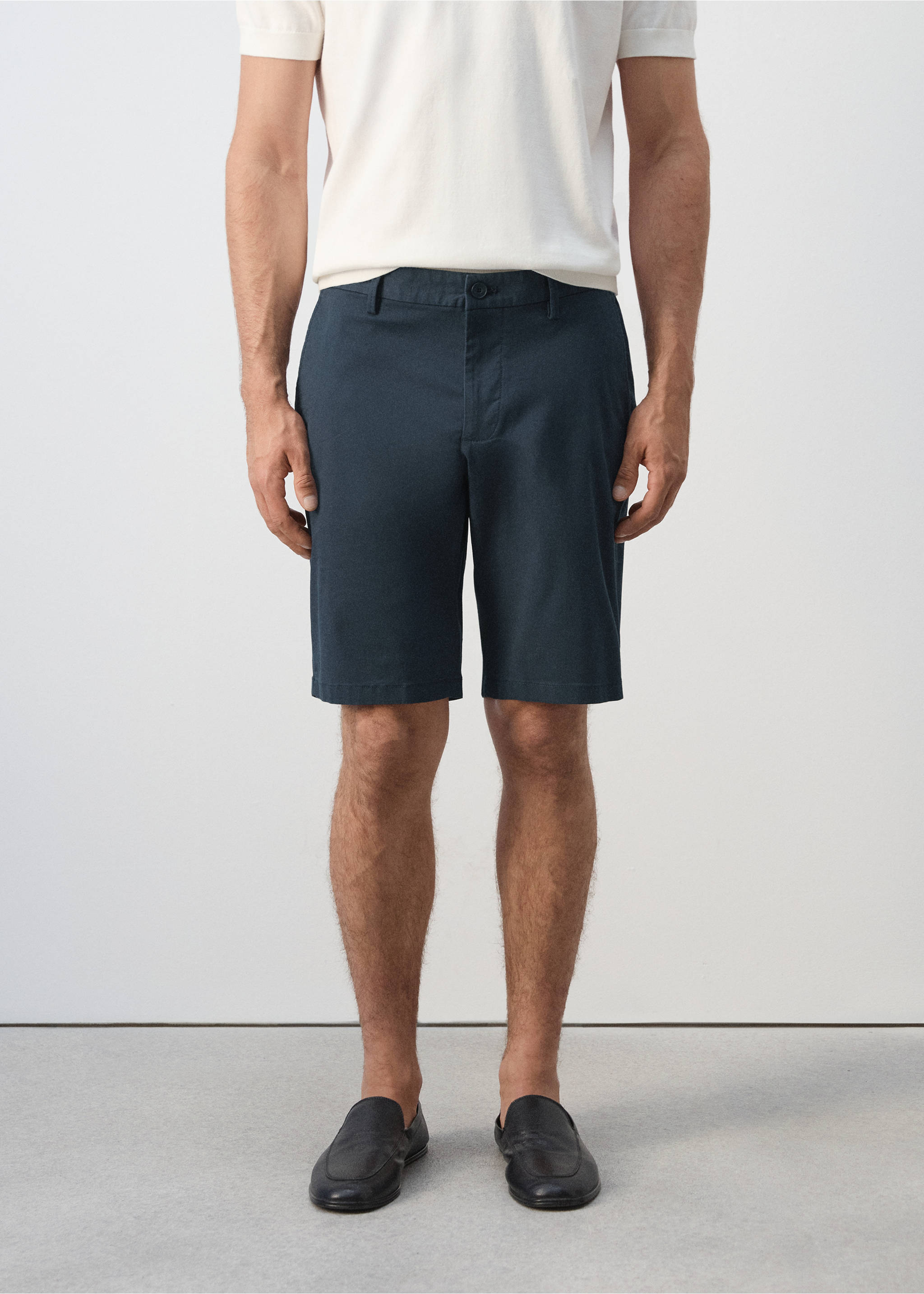 Slim fit chino pamutbermuda - Felezősík, Tengerészkék. Ref: 37091329-00.