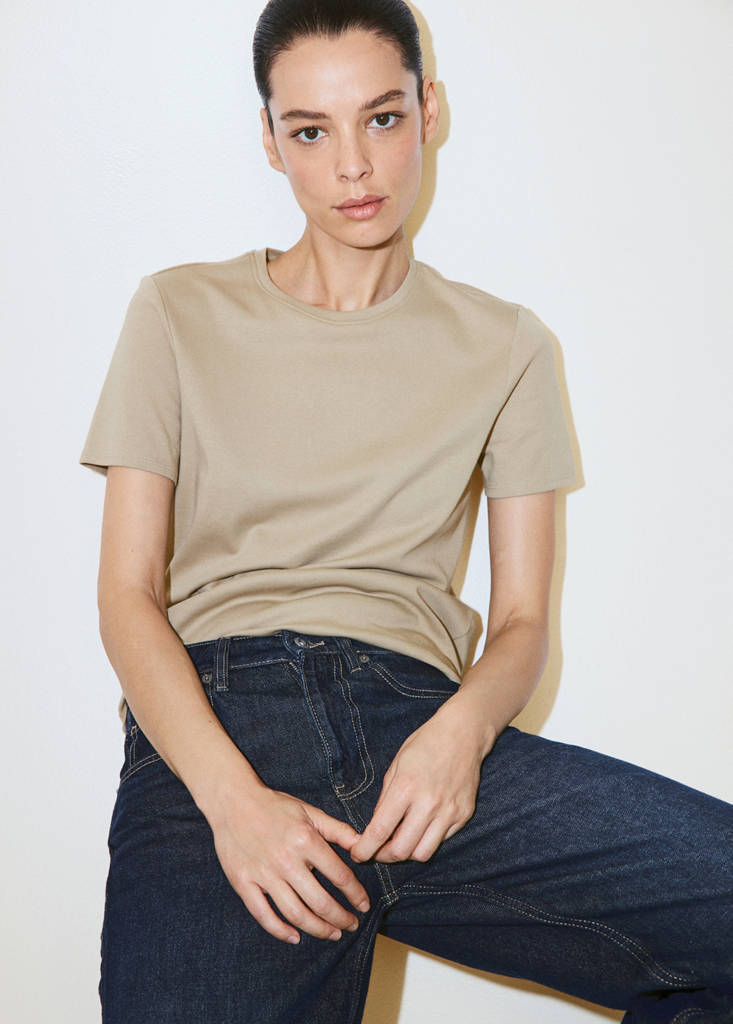 100% cotton round neck t-shirt
