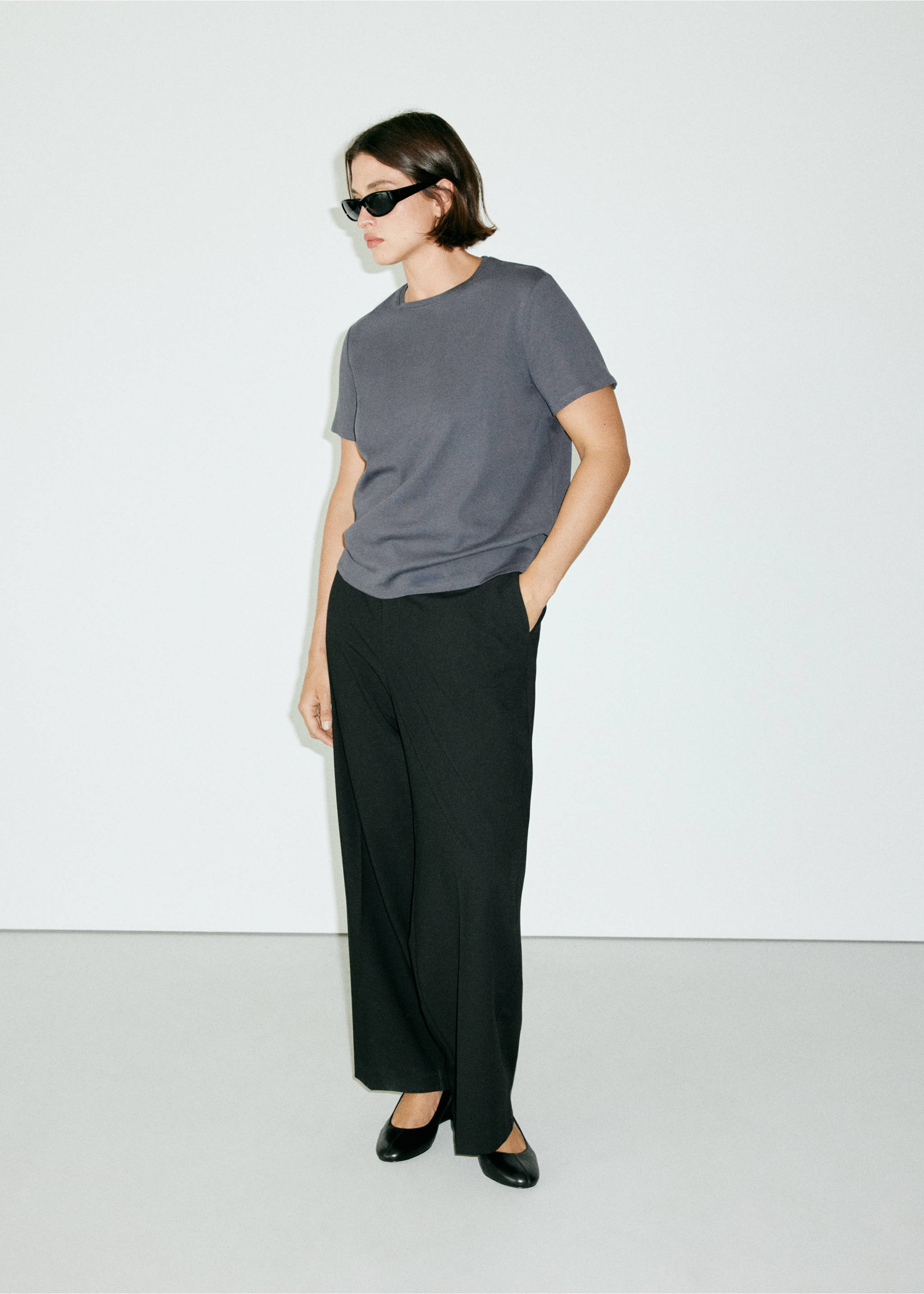 100% cotton round neck t-shirt - Details of the article 5, Grey. Ref: 37091331-00.