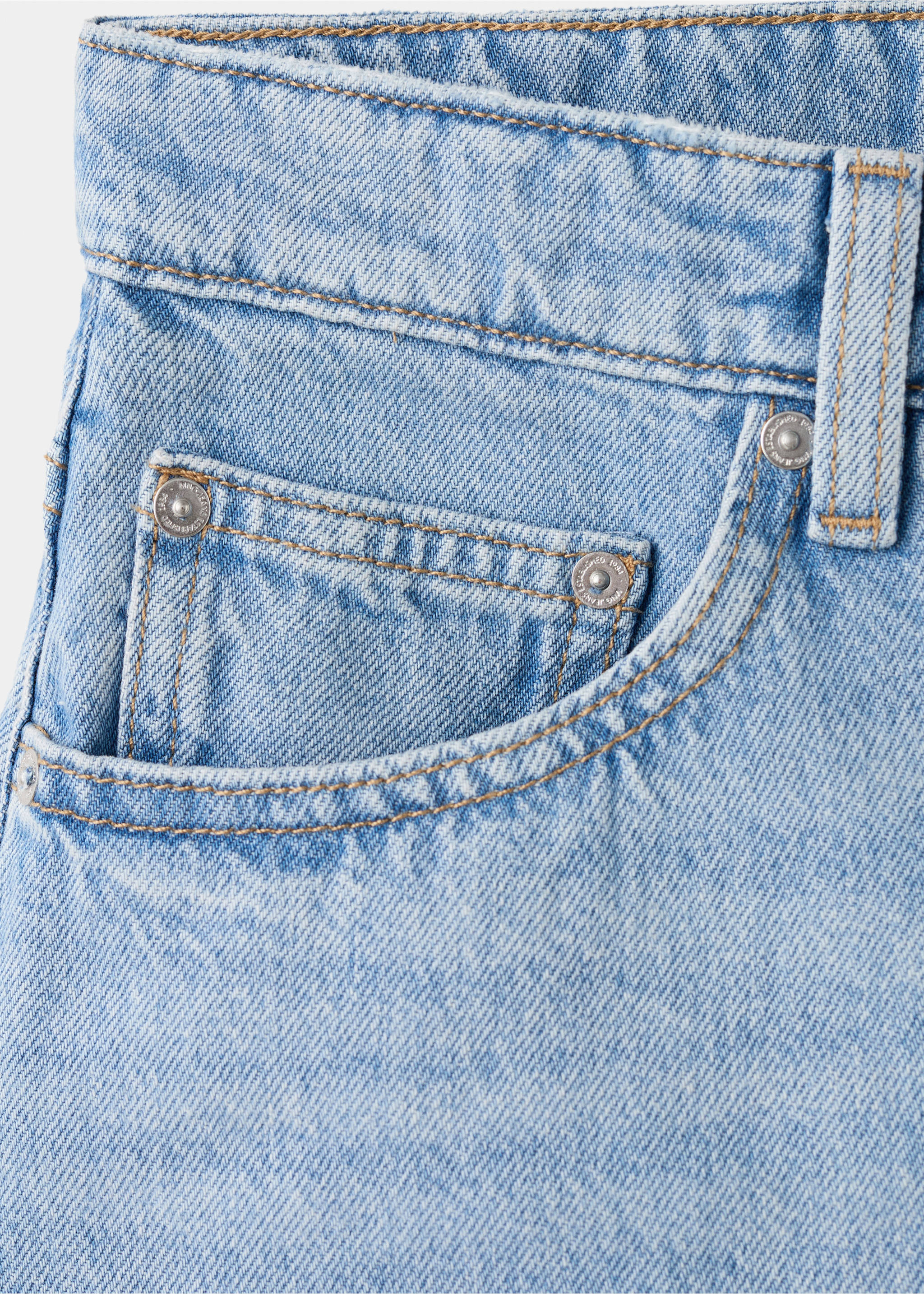 Straight low-rise denim Bermuda shorts - Details of the article 8, Medium Blue. Ref: 37091332-00.