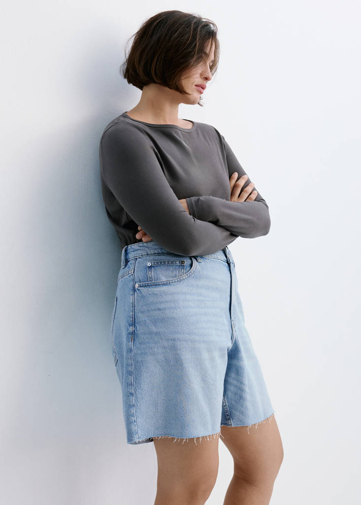 Straight low-rise denim Bermuda shorts — Medium Blue