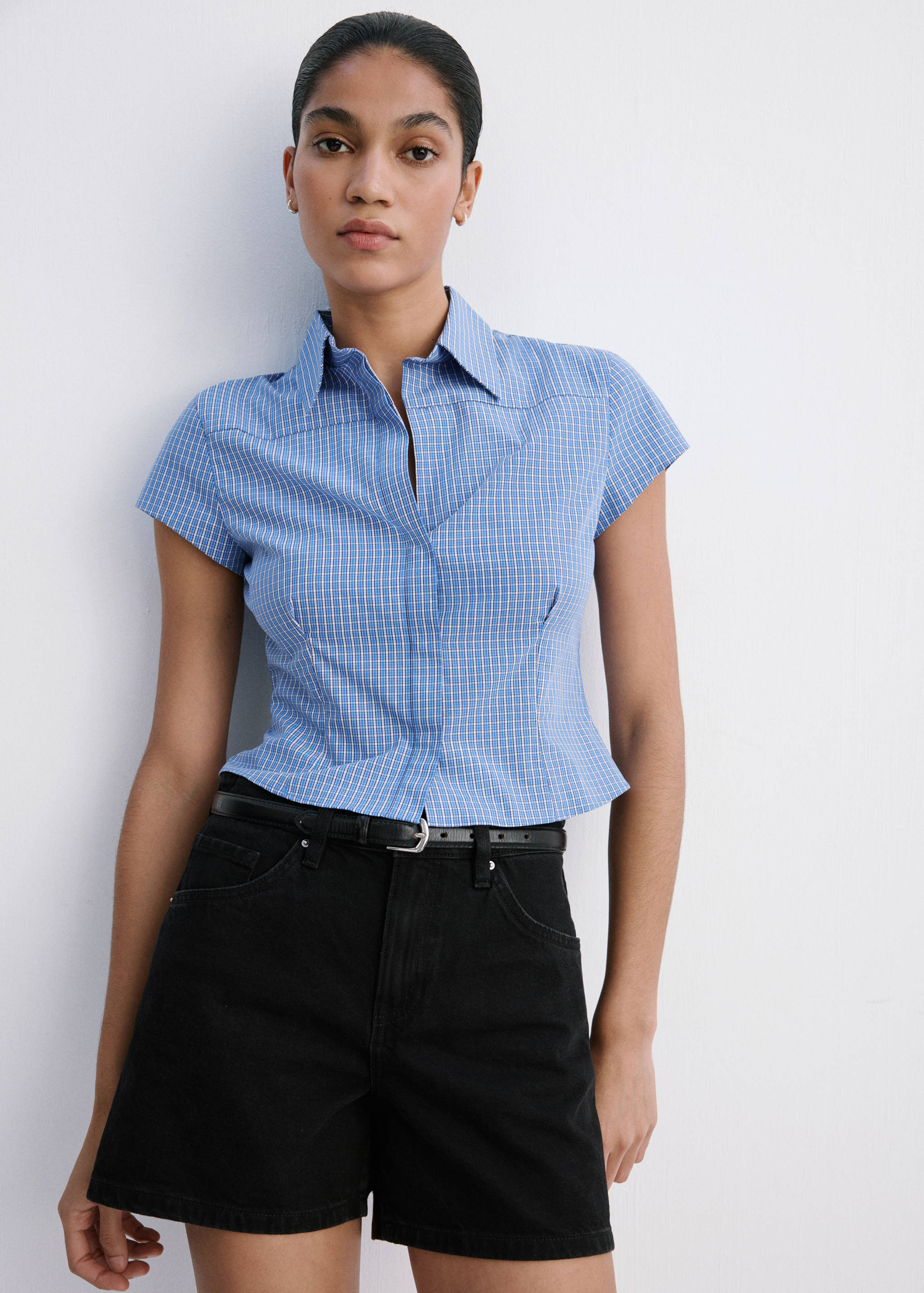 Straight-fit denim shorts - Details of the article 1