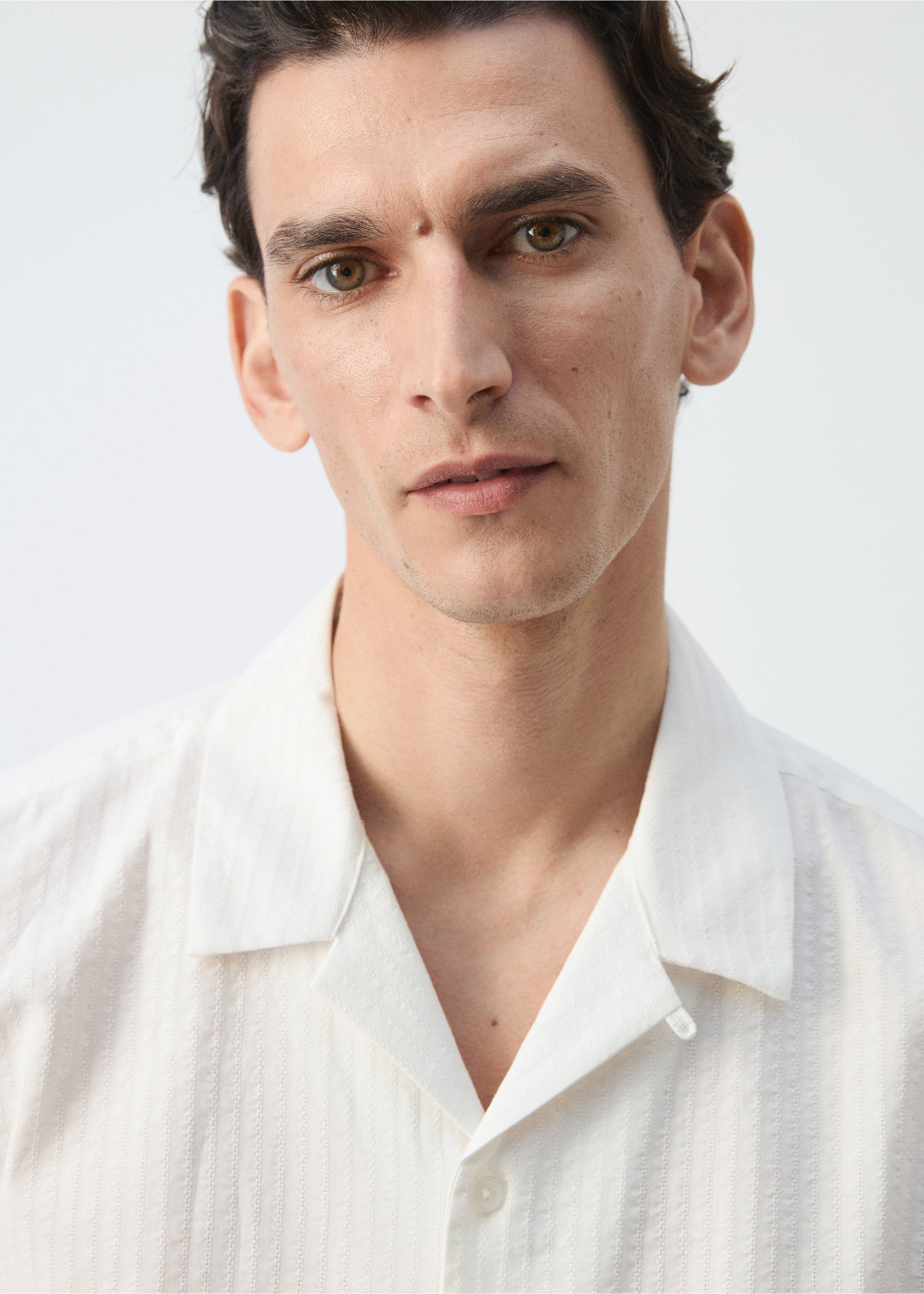 Chemise 100 % coton regular-fit - Détail de l'article 1, Blanc. Ref: 37091346-00.