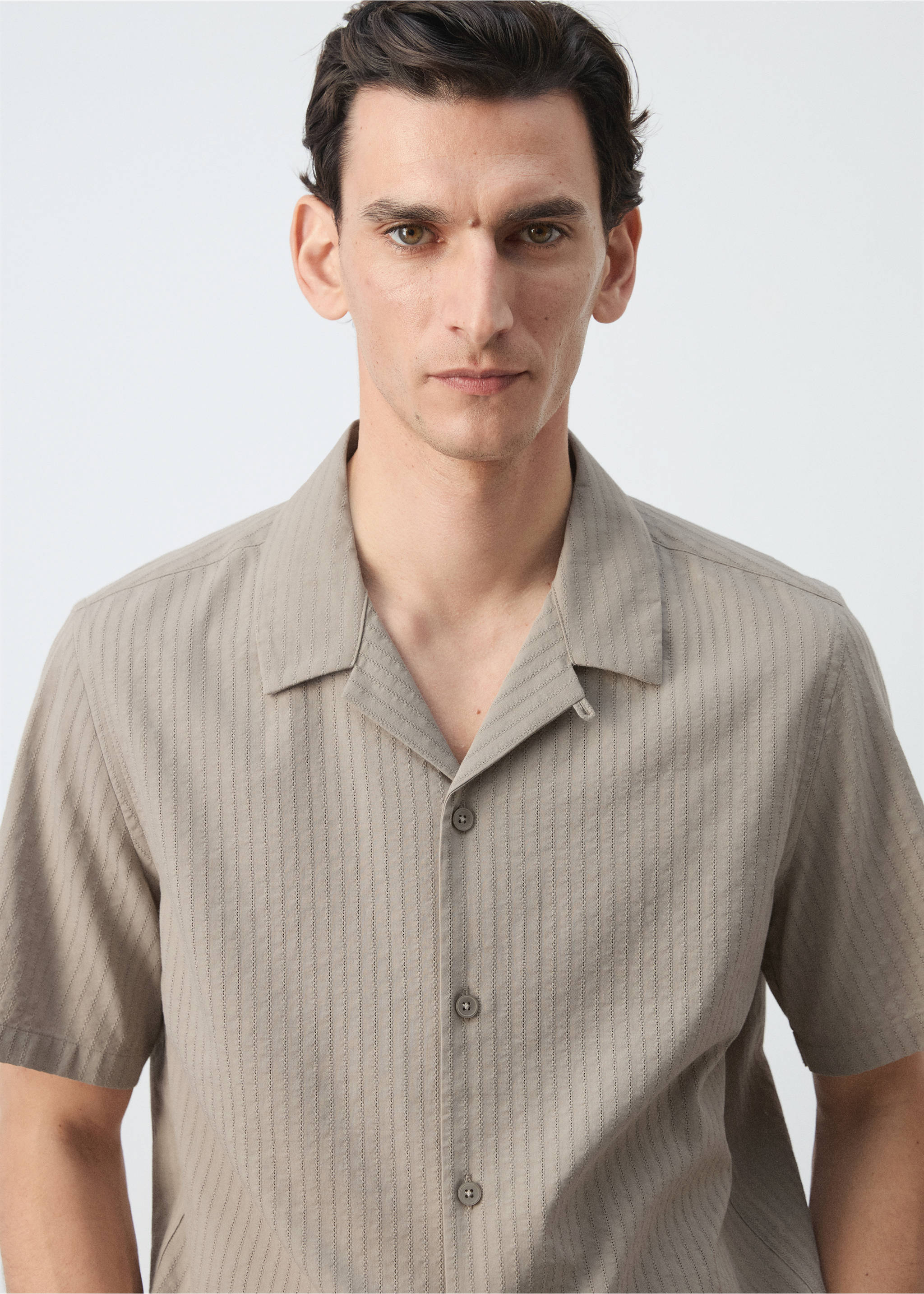 Chemise 100 % coton regular-fit - Détail de l'article 1, Beige. Ref: 37091346-00.