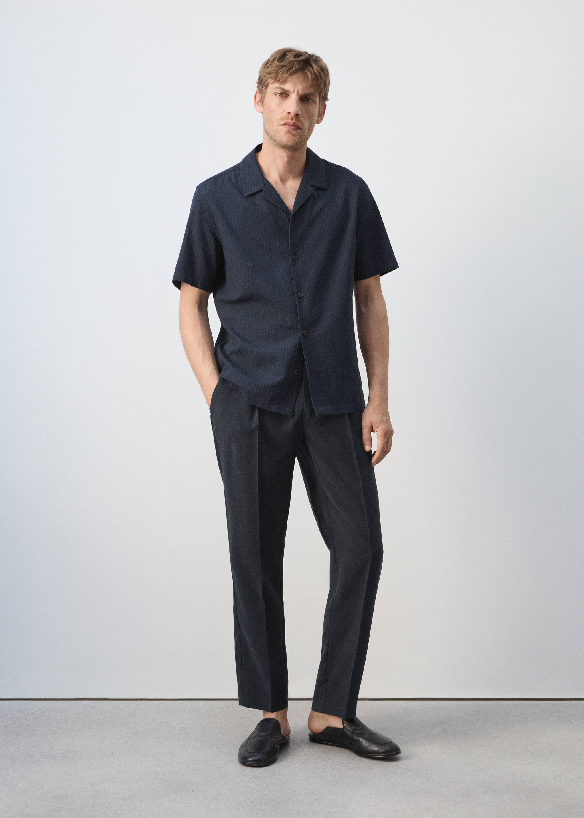 Chemise 100 % coton regular-fit - Plan général, Bleu marine foncé. Ref: 37091346-00.
