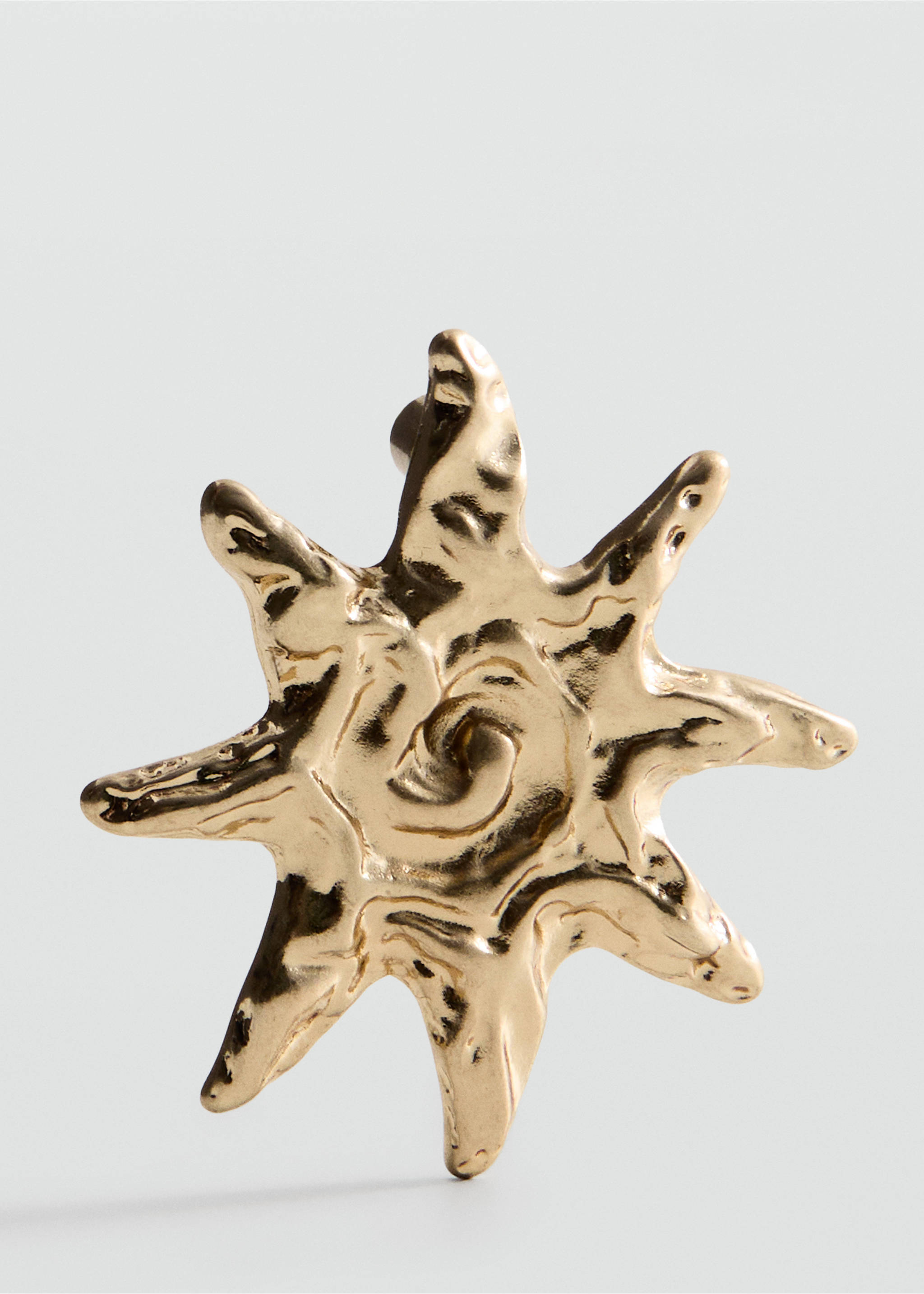 Textured sun earrings - Details of the article 1, Gold. Ref: 37091348-00.