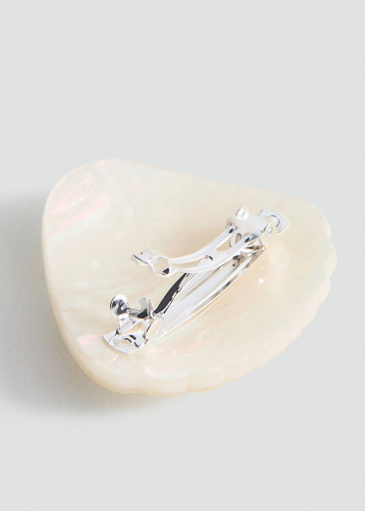 Shell barrette — Ecru