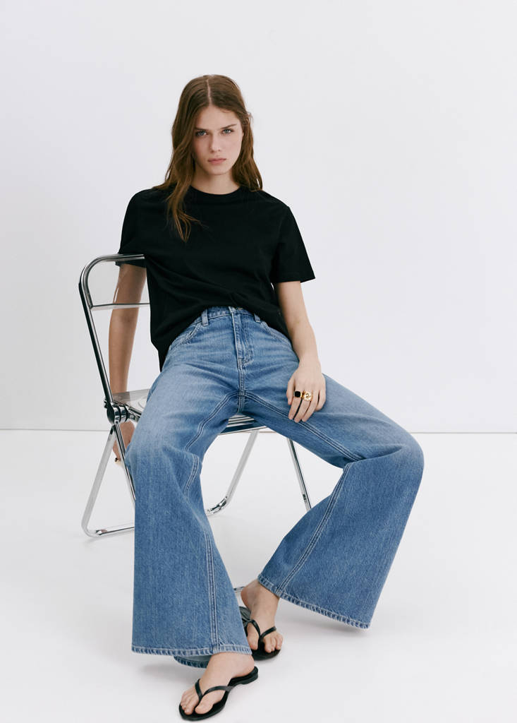 Rounded neck cotton t-shirt — Black