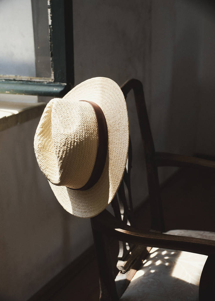 Natural fiber bow hat — Ecru