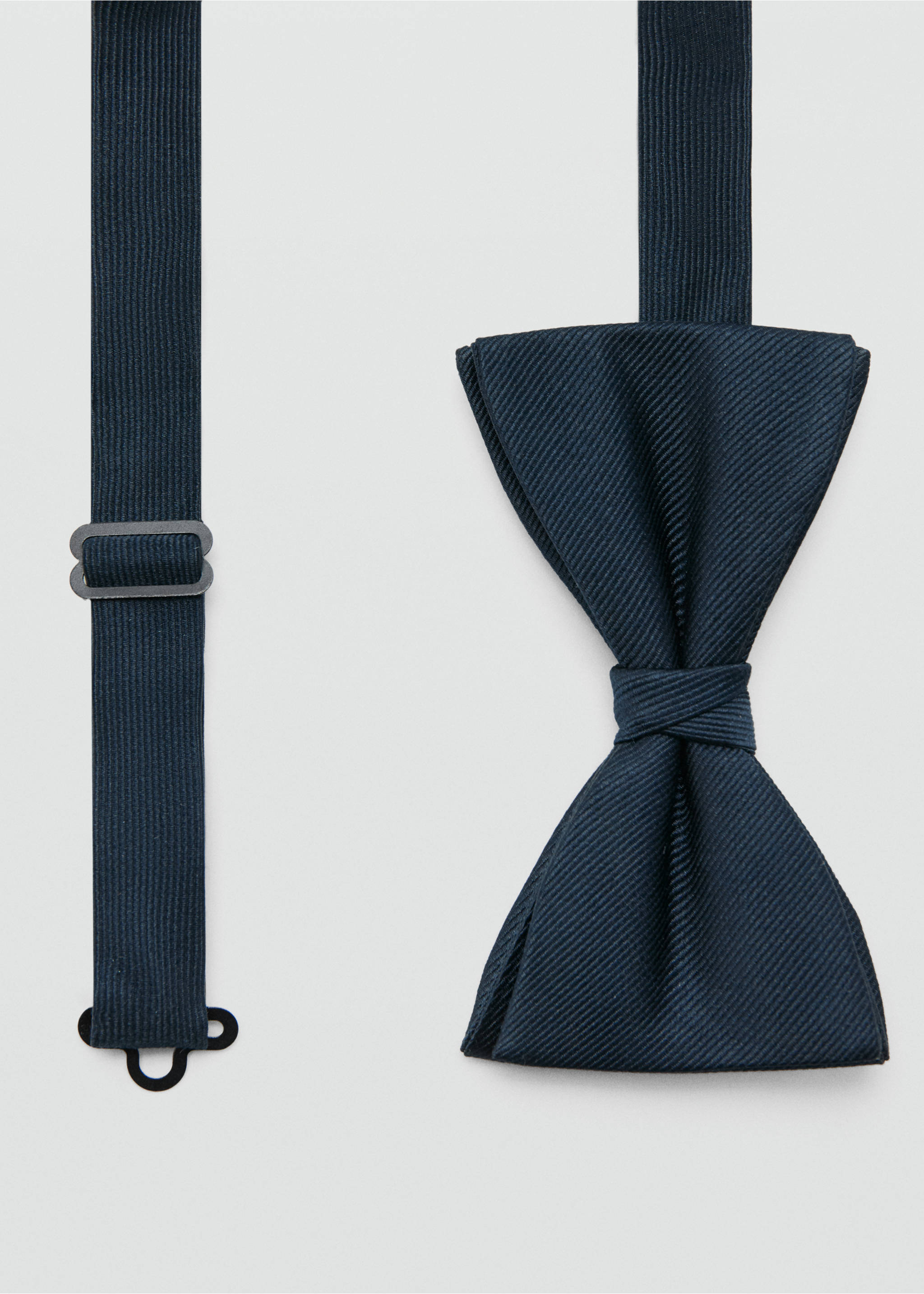 Classic bow tie with microstructure - Medium plane, Navy. Ref: 37091358-00.