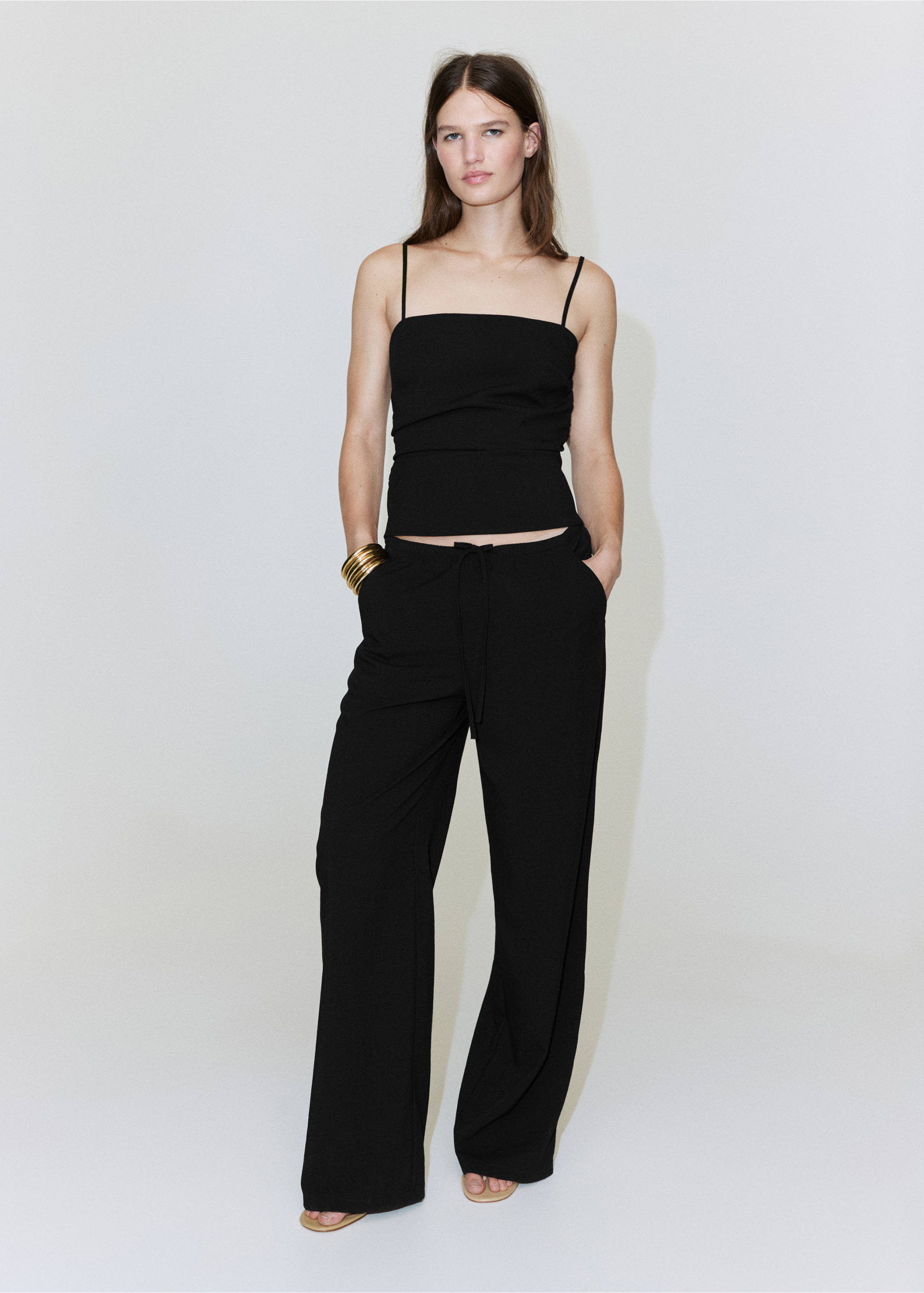 Straight mid-rise pants - General plane, Black. Ref: 37091359-01.