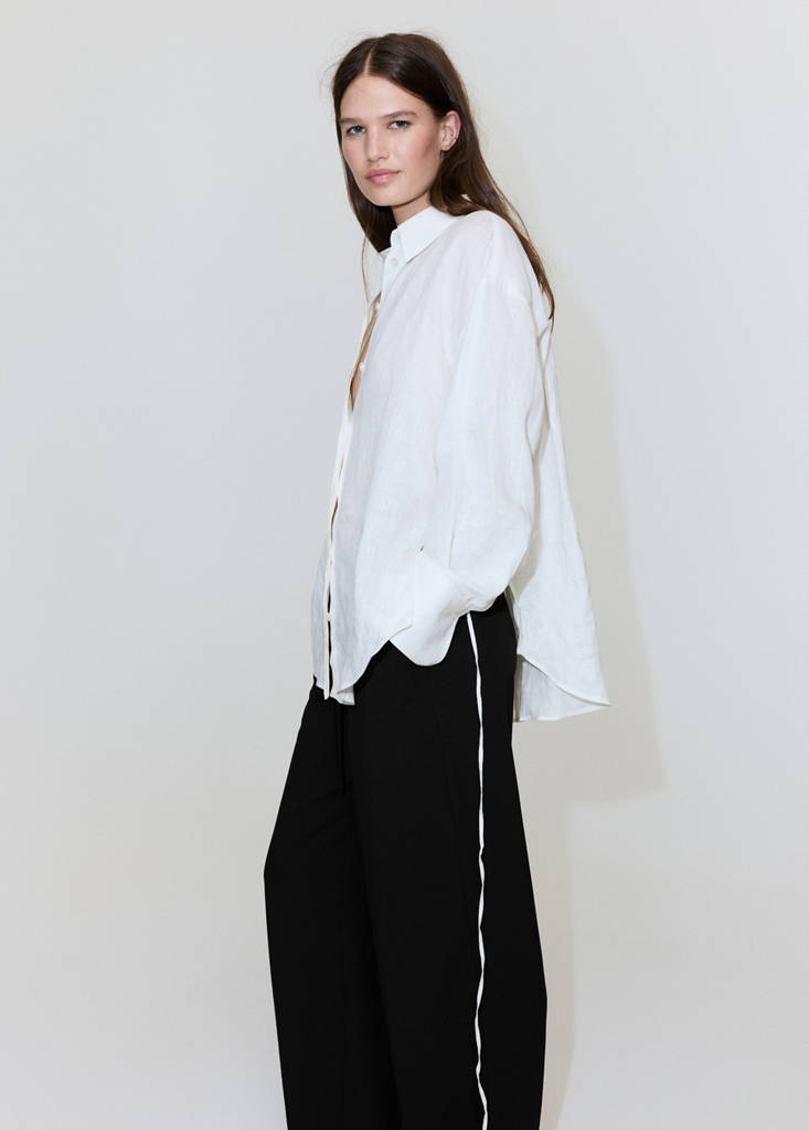 Straight mid-rise trousers — Black