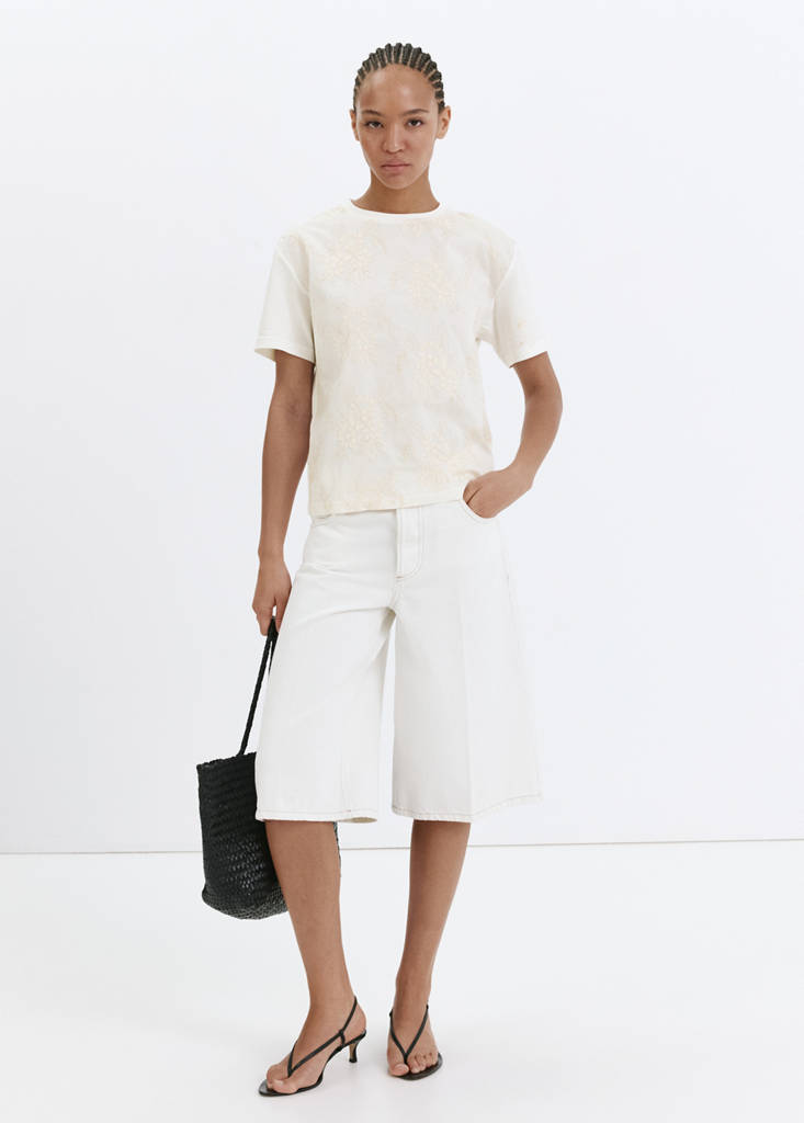 Floral-embroidered cotton t-shirt — Ecru