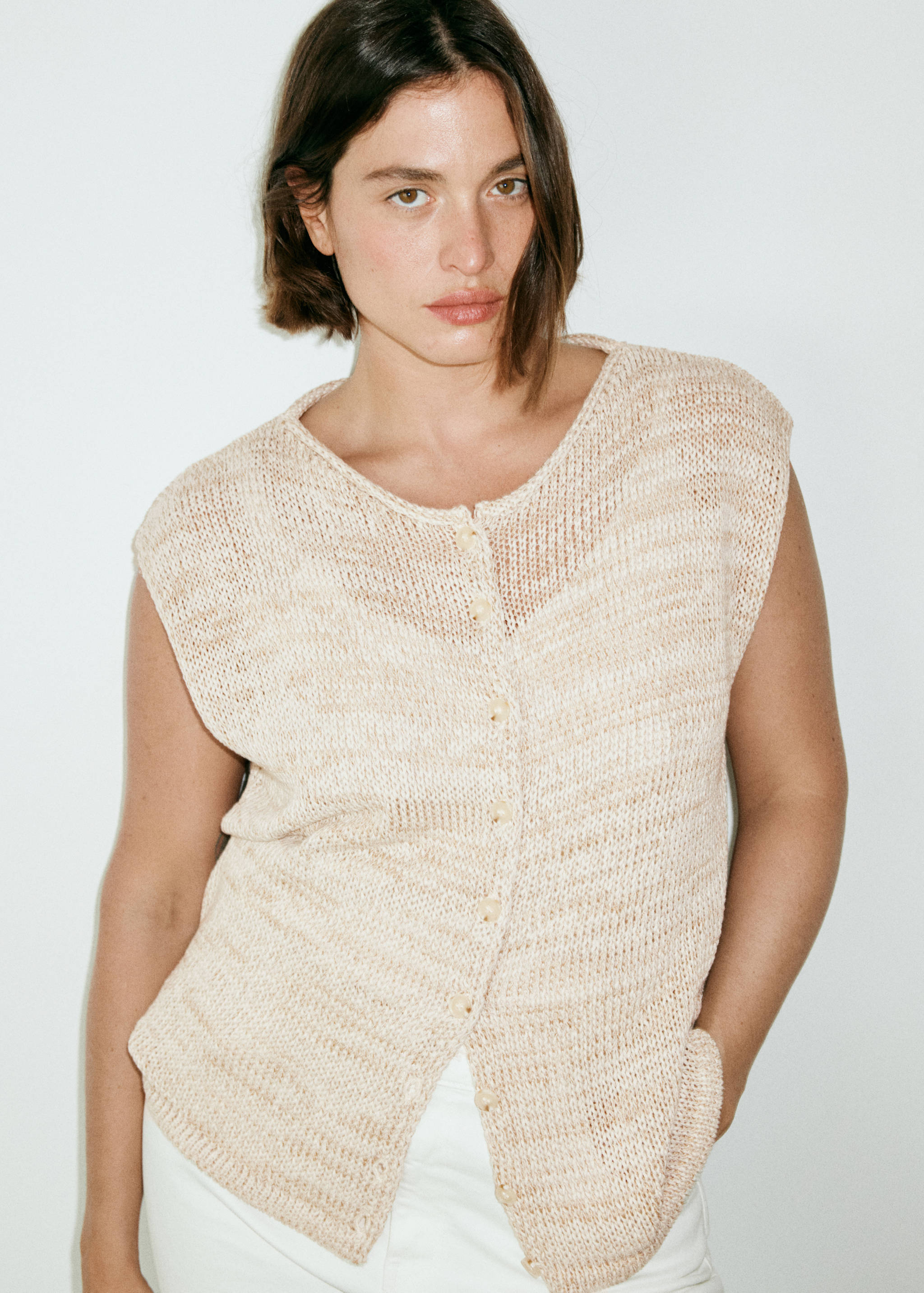 Buttoned marl knit gilet - Details of the article 4