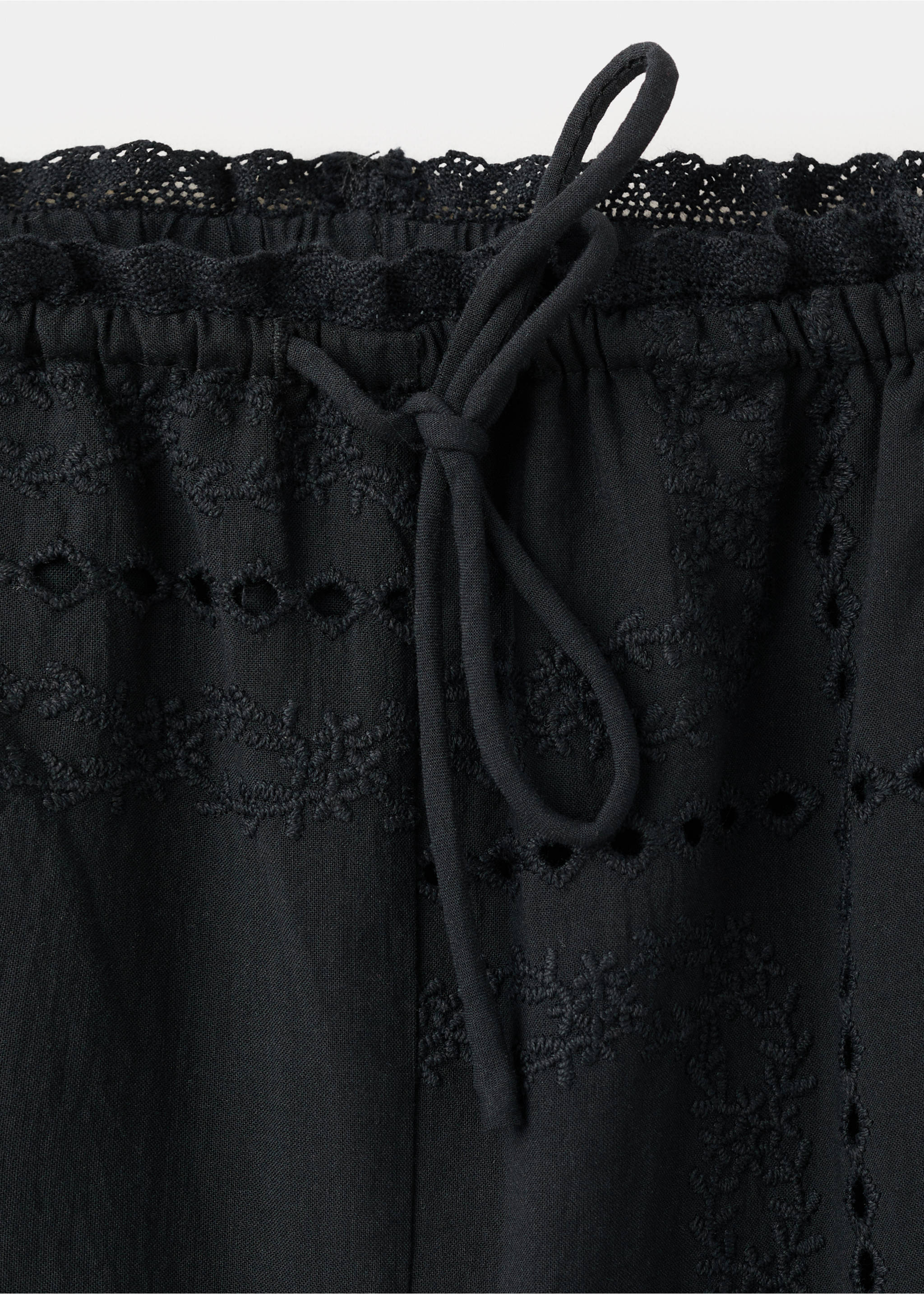 Broderie anglaise cotton trousers - Details of the article 8, Black. Ref: 37091379-00.