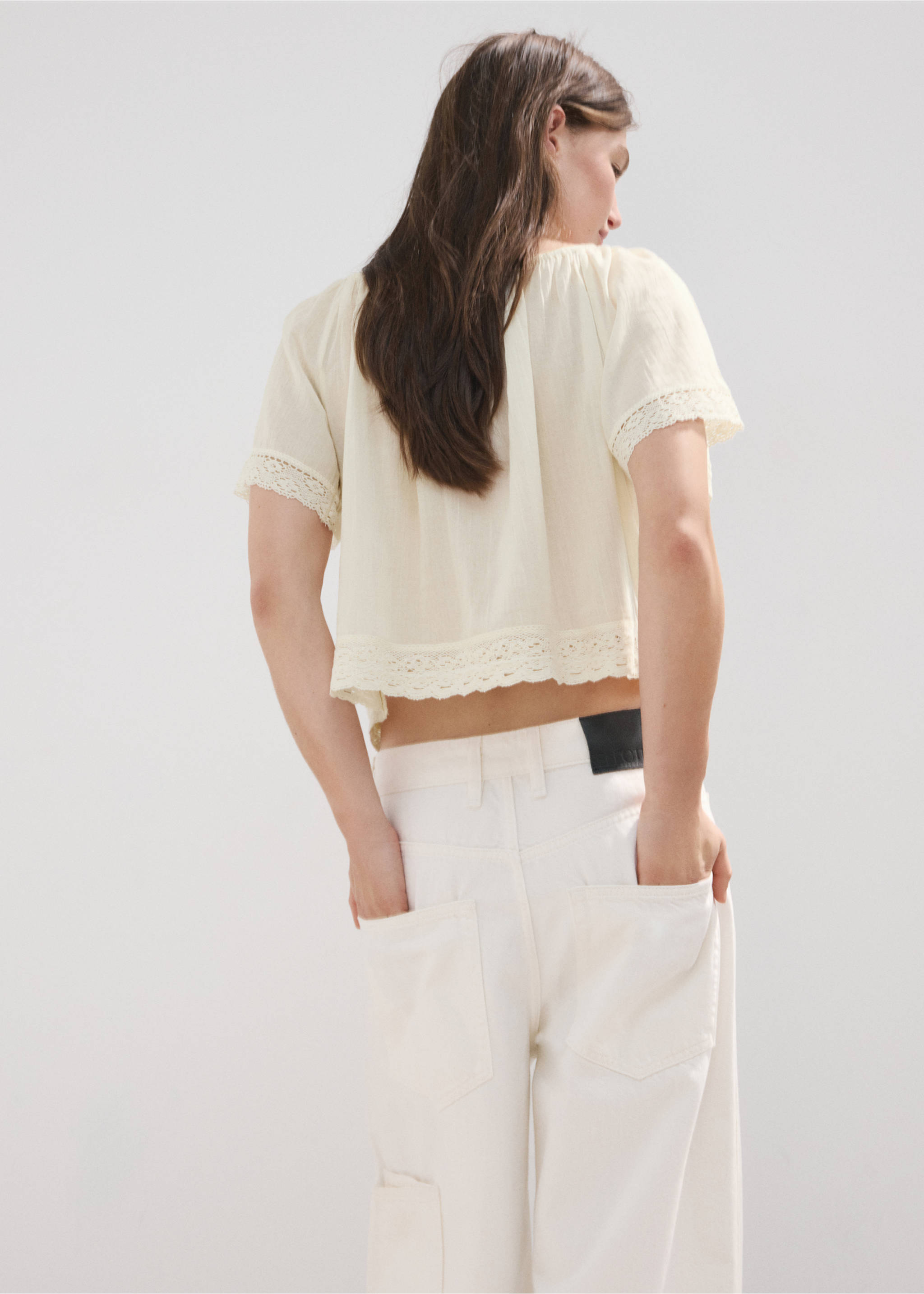 Blusa de algodão com renda - Verso do artigo, Cru. Ref: 37091382-00.