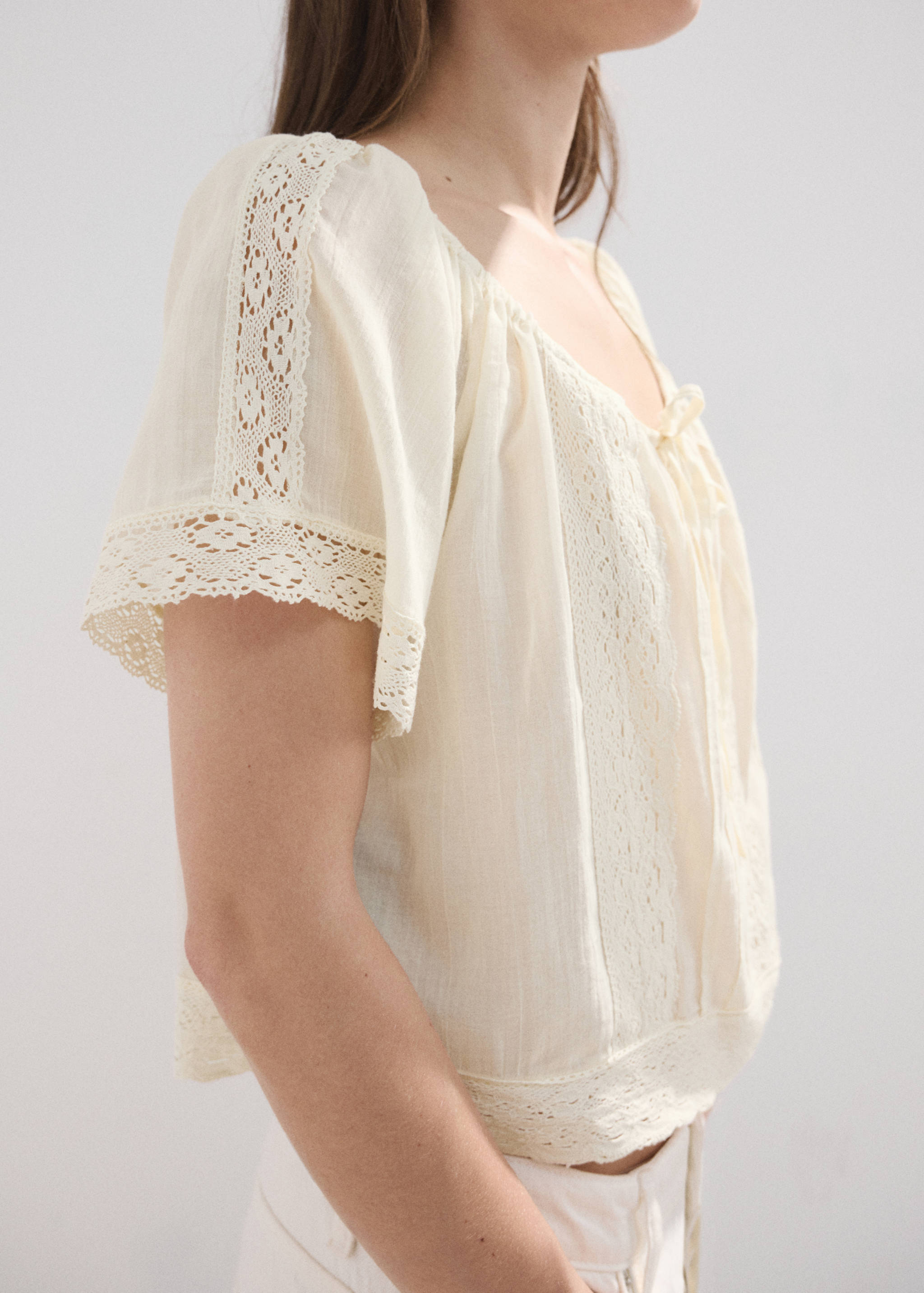 Blusa de algodão com renda - Pormenor do artigo 1