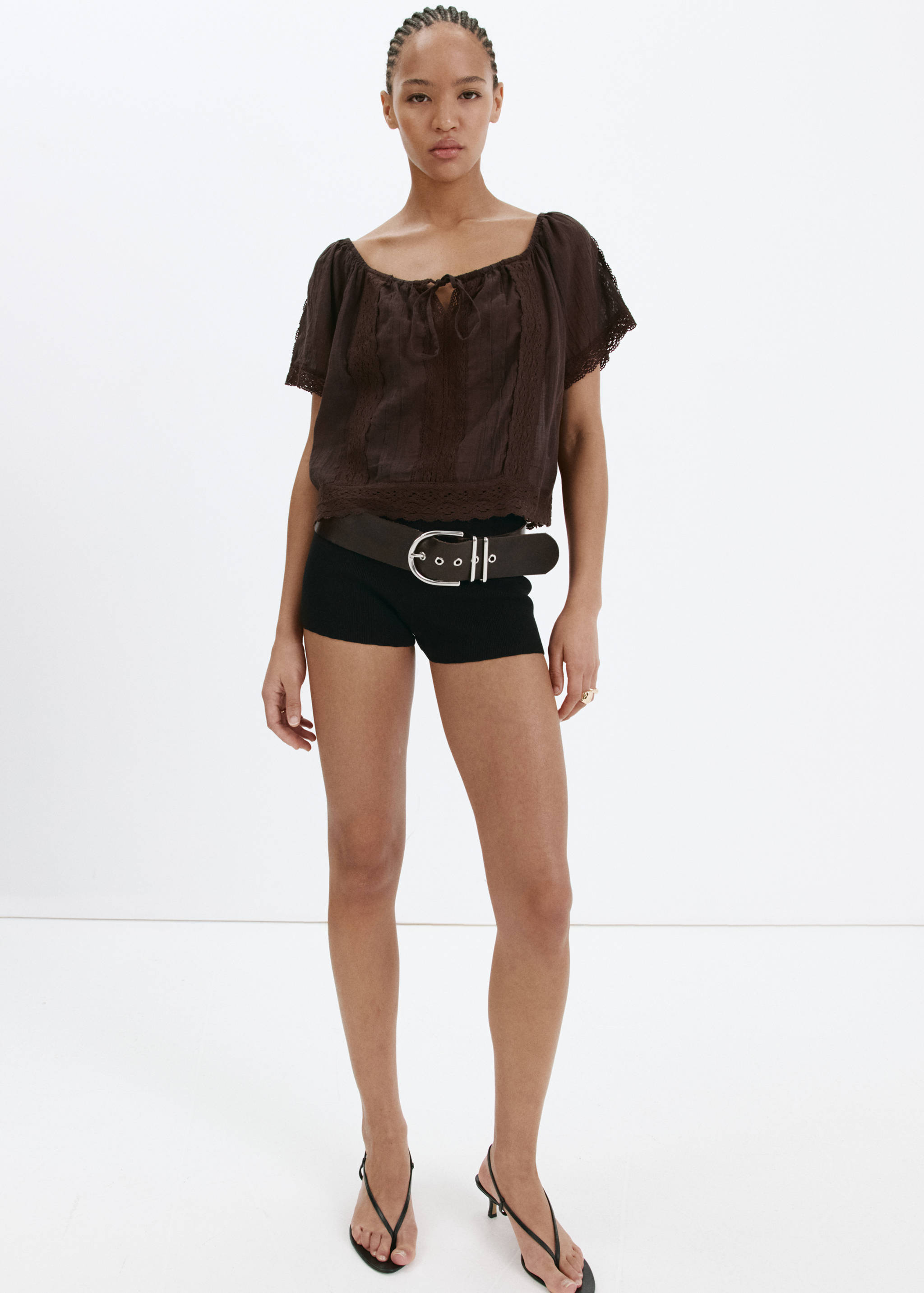 Blusa de algodão com renda - Plano geral
