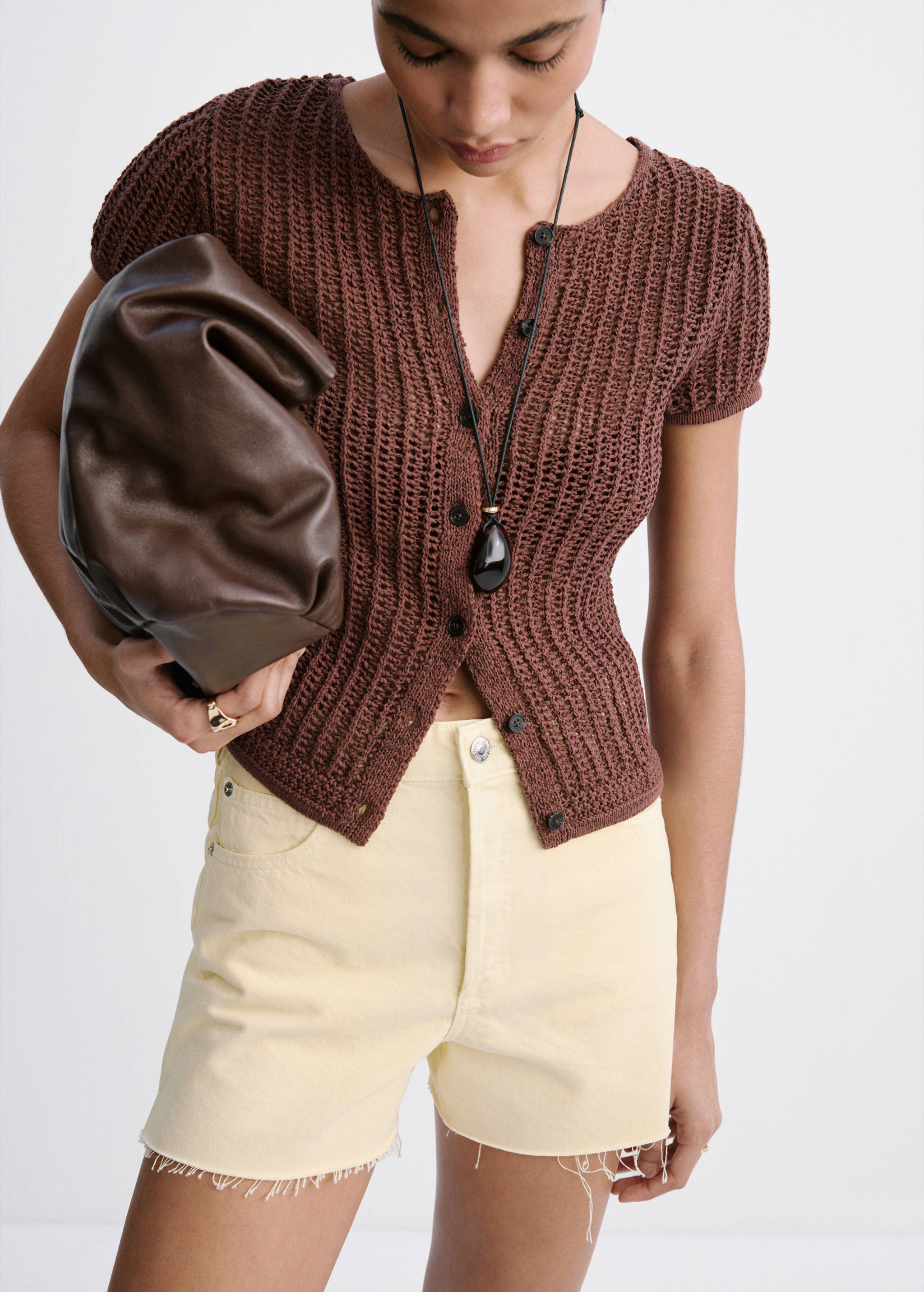 Short en jean revers effilochés - Détail de l'article 3