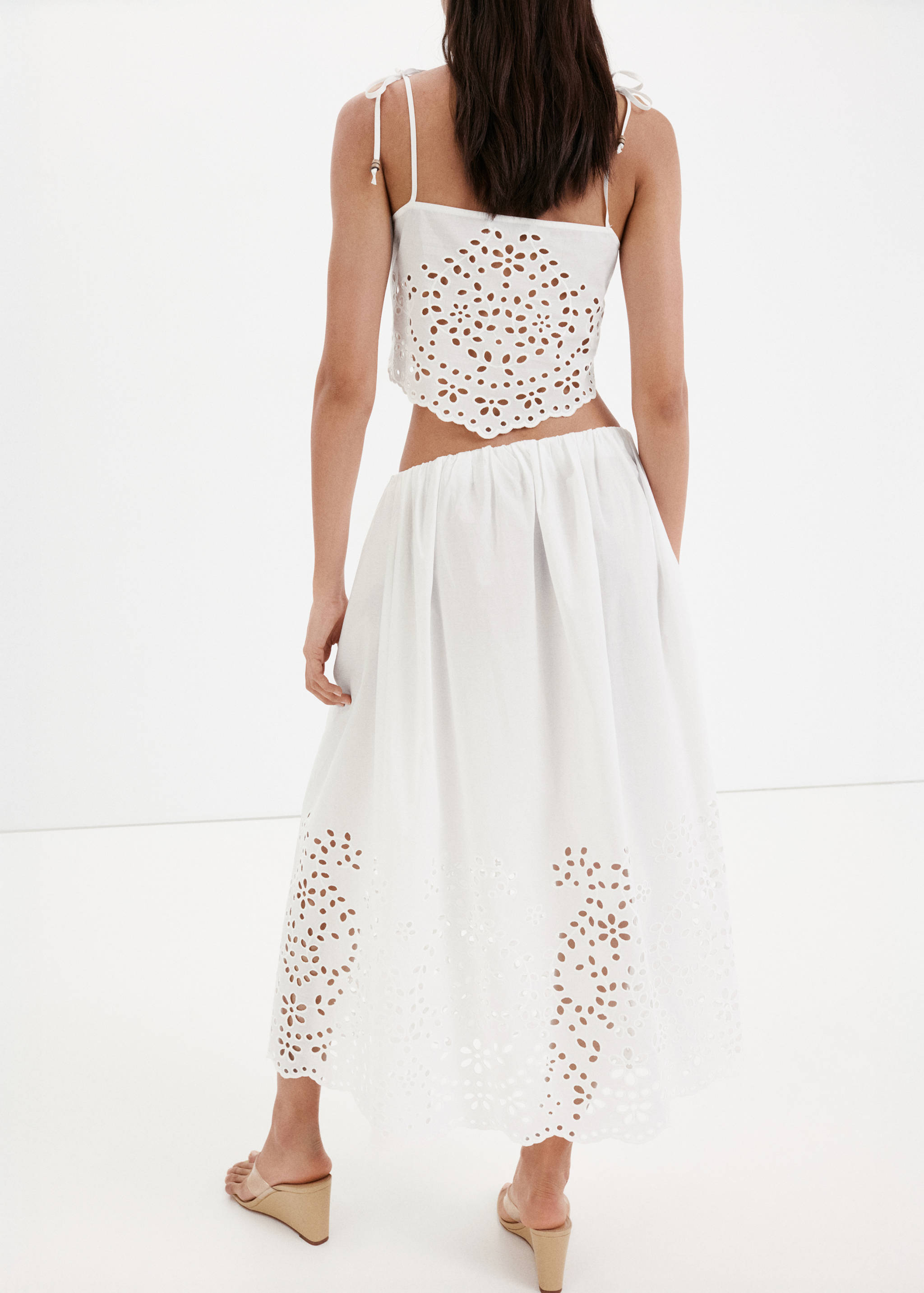Midi skirt with embroidered details - Reverse of the article