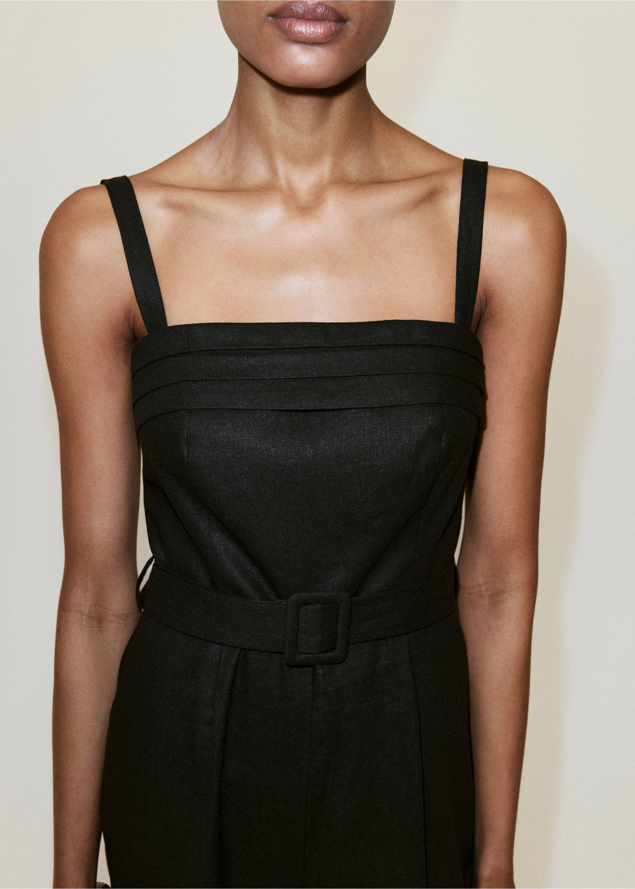 Belt linen jumpsuit - Details of the article 1, Black. Ref: 37091388-00.