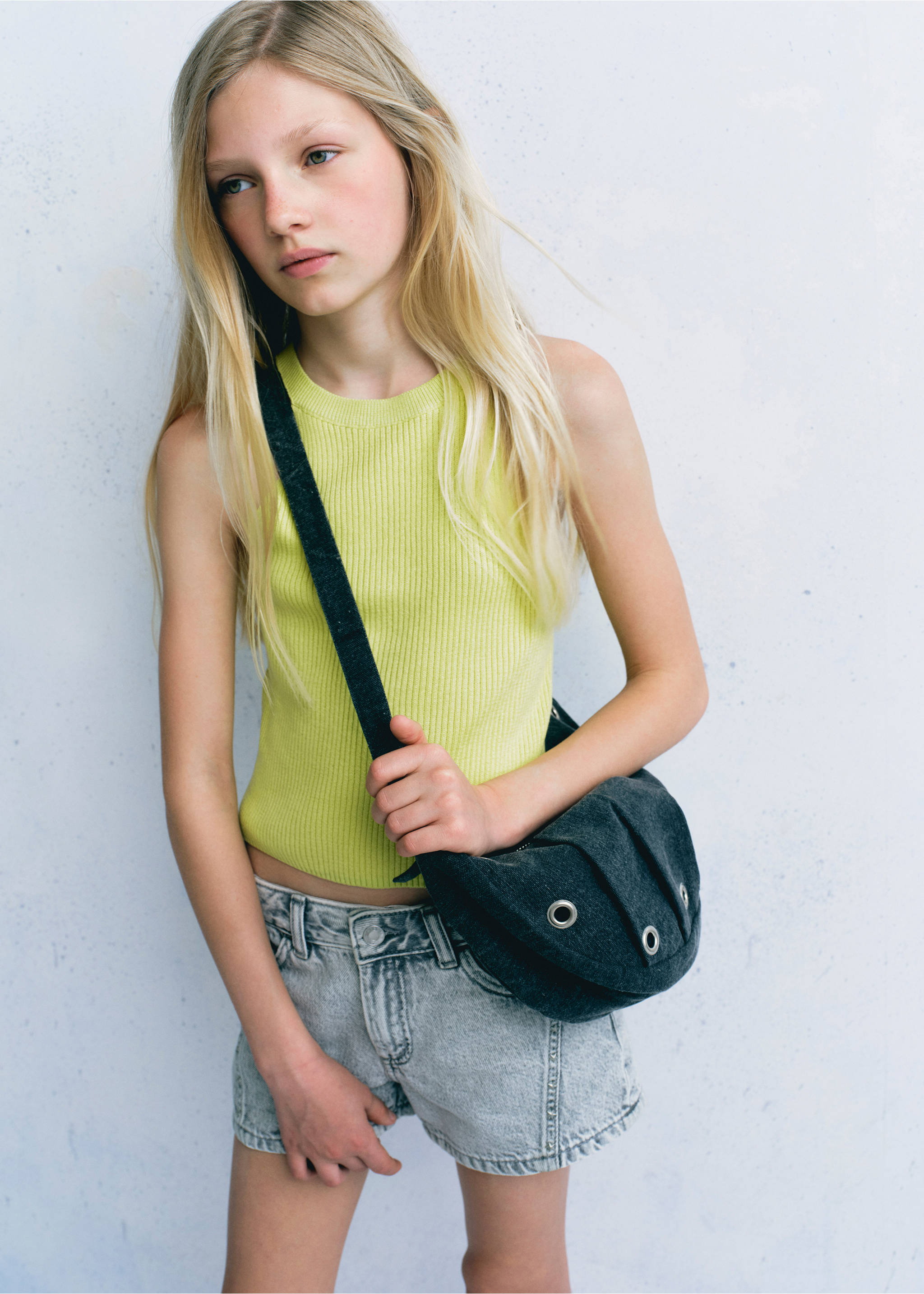 Crossbody bag with eyelets - Details of the article 5, Grey. Ref: 37091395-00.