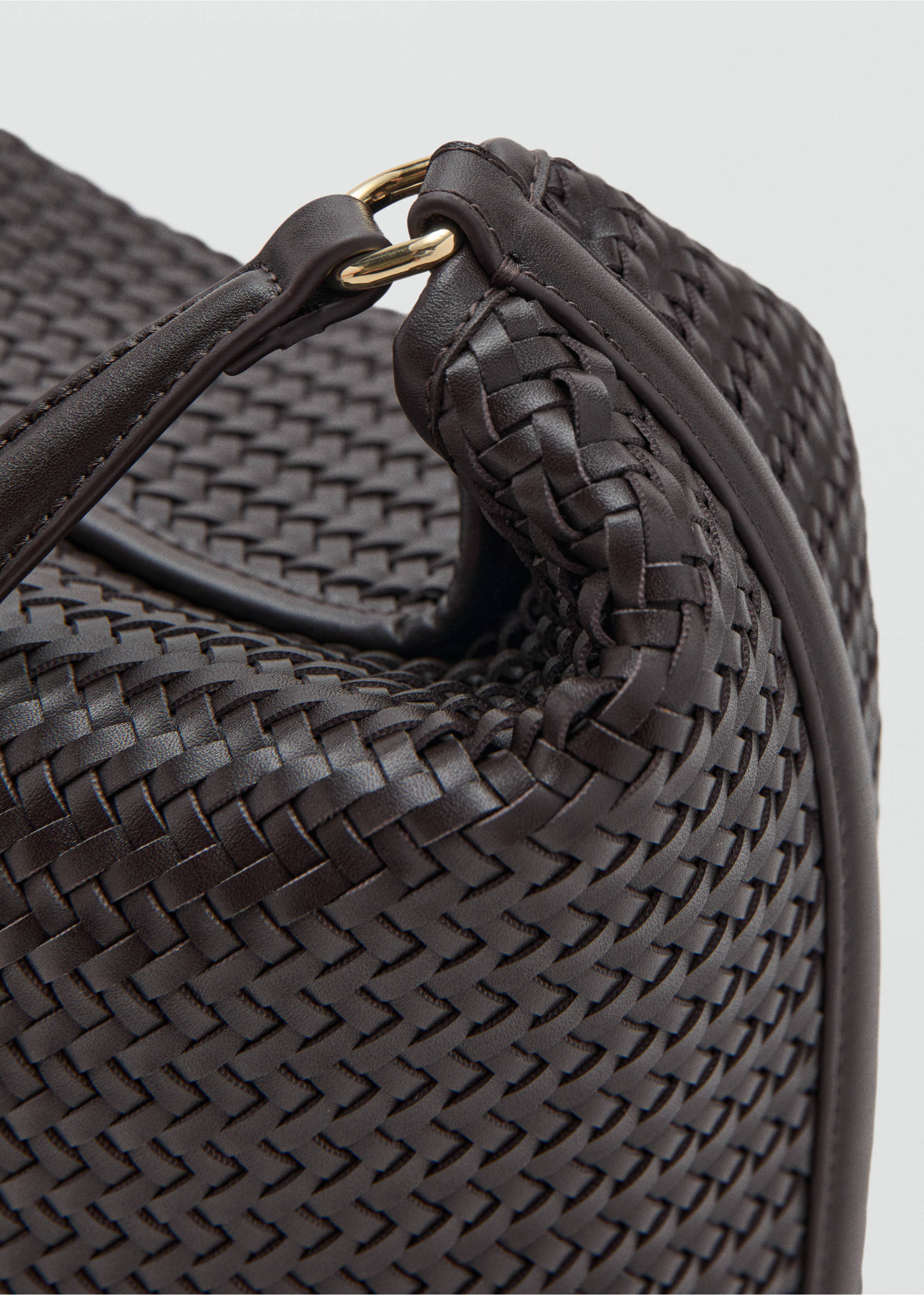 Braided bucket shoulder bag - Details of the article 2, Chocolate. Ref: 37091397-00.