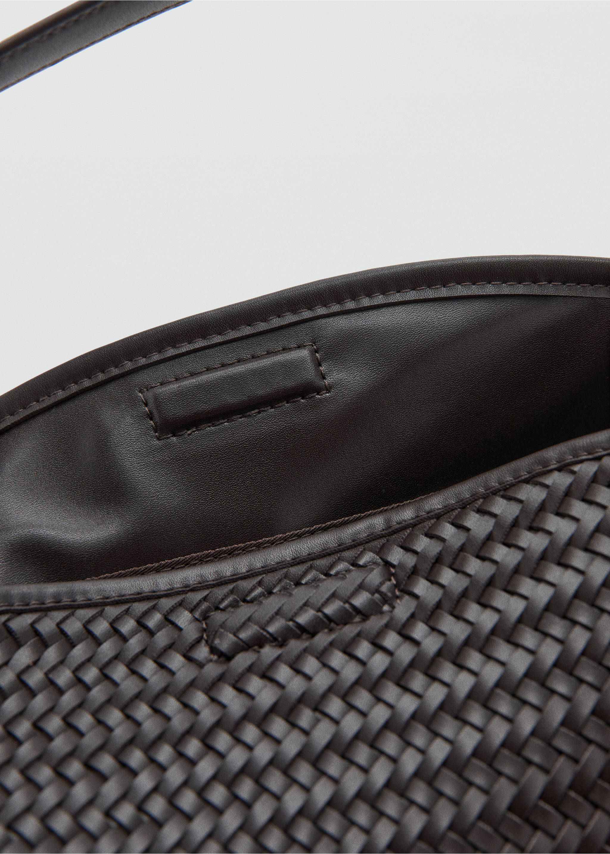 Braided bucket shoulder bag - Details of the article 3, Chocolate. Ref: 37091397-00.