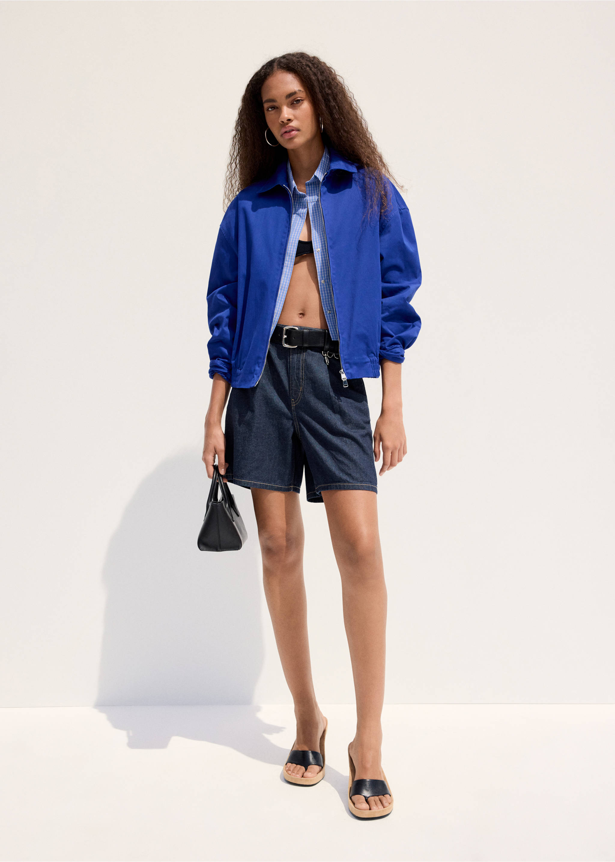 Mid-rise denim bermuda shorts with pleats - General plane, Open Blue. Ref: 37091398-00.