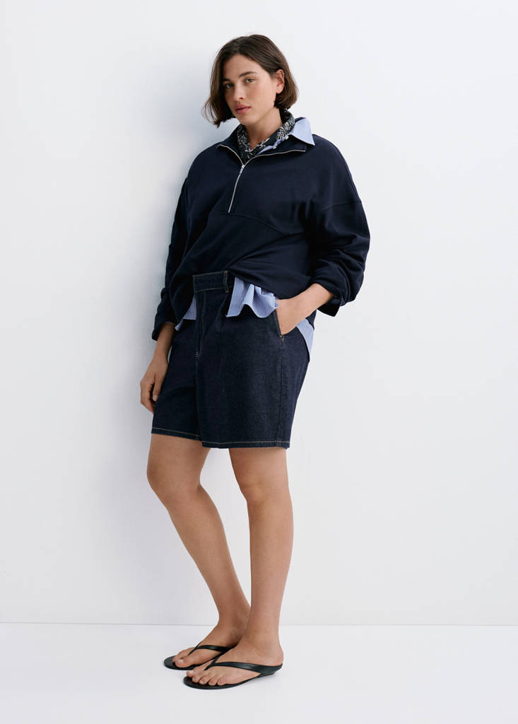 Mid-rise denim bermuda shorts with pleats — Open Blue