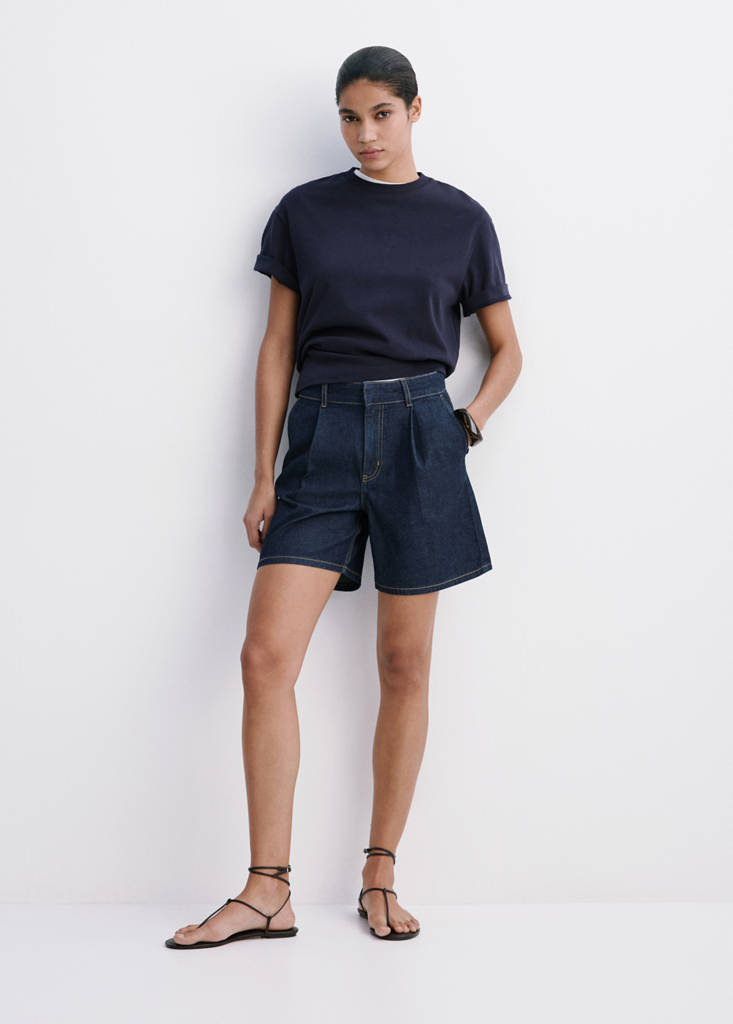 Mid-rise denim bermuda shorts with pleats — Open Blue