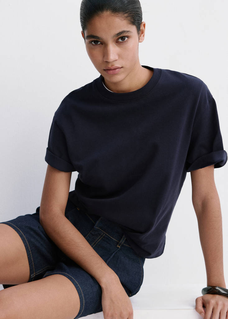 Mid-rise denim bermuda shorts with pleats — Open Blue