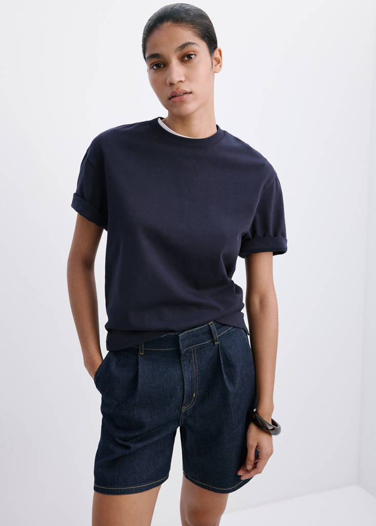 Mid-rise denim bermuda shorts with pleats — Open Blue