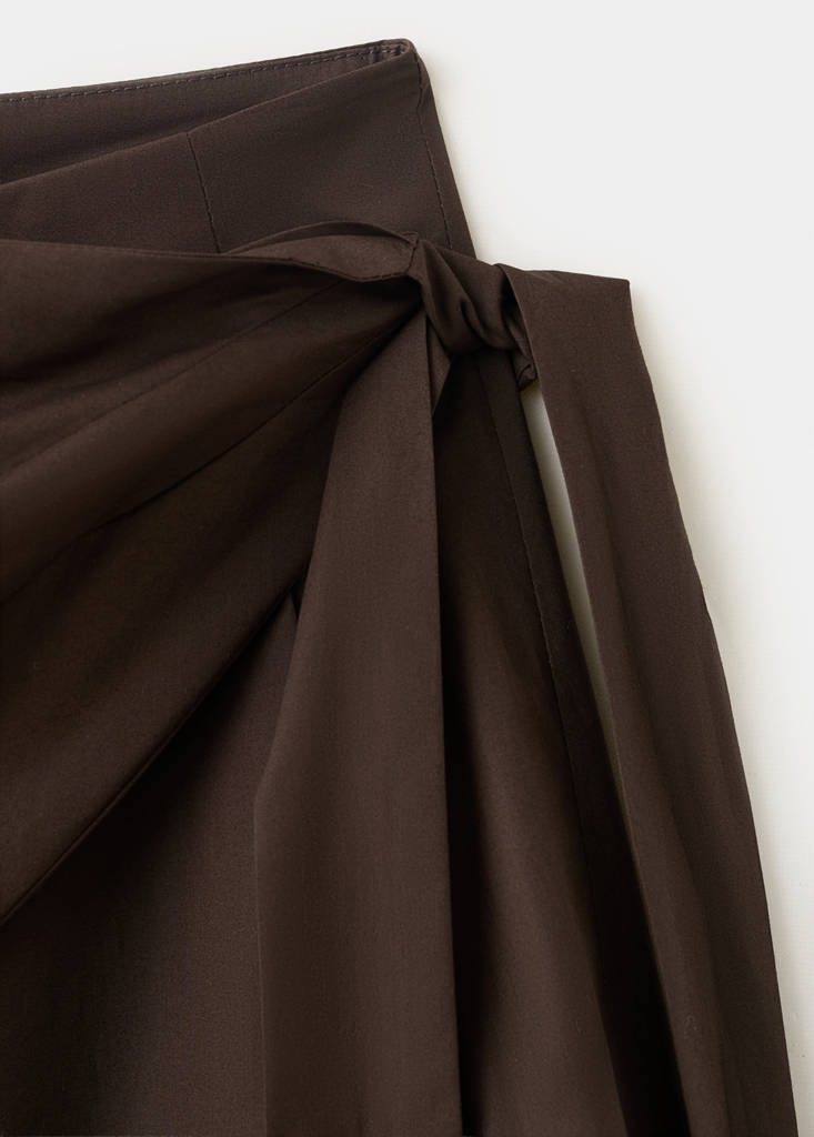 Straight-leg trousers with detachable scarf — Chocolate