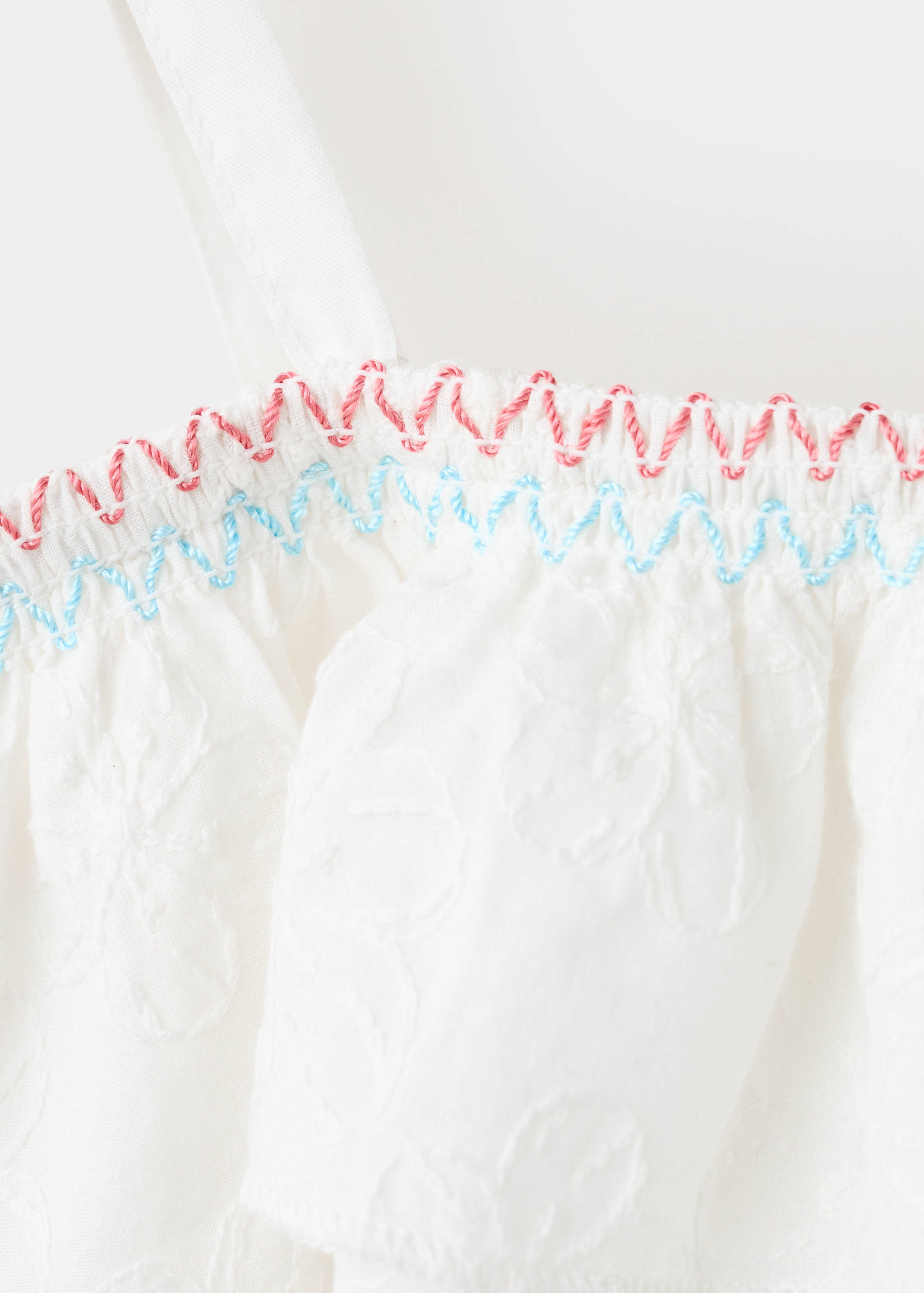 Cotton blouse with embroidered details - Details of the article 8