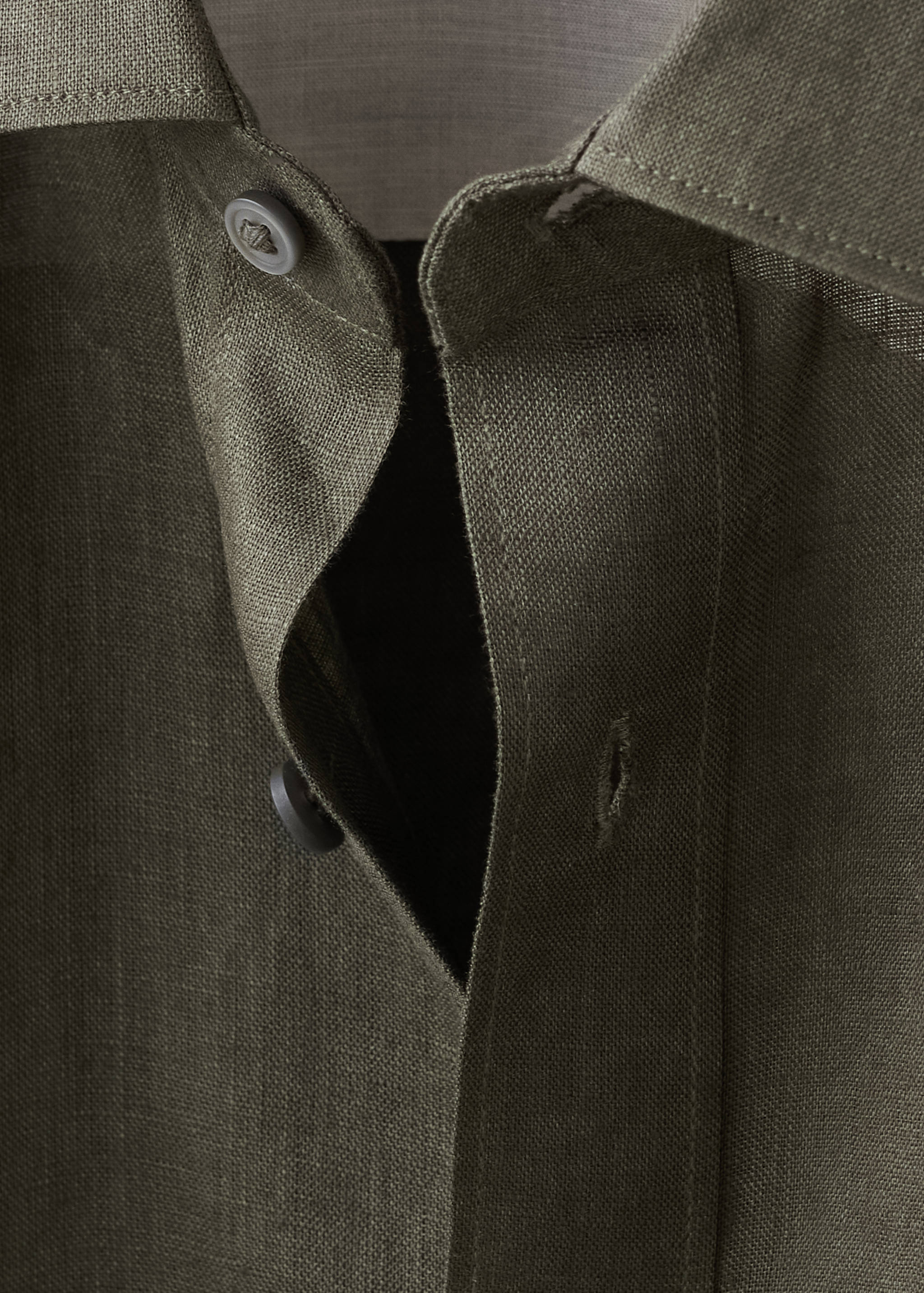 Regular-fit 100% linen shirt - Details of the article 8