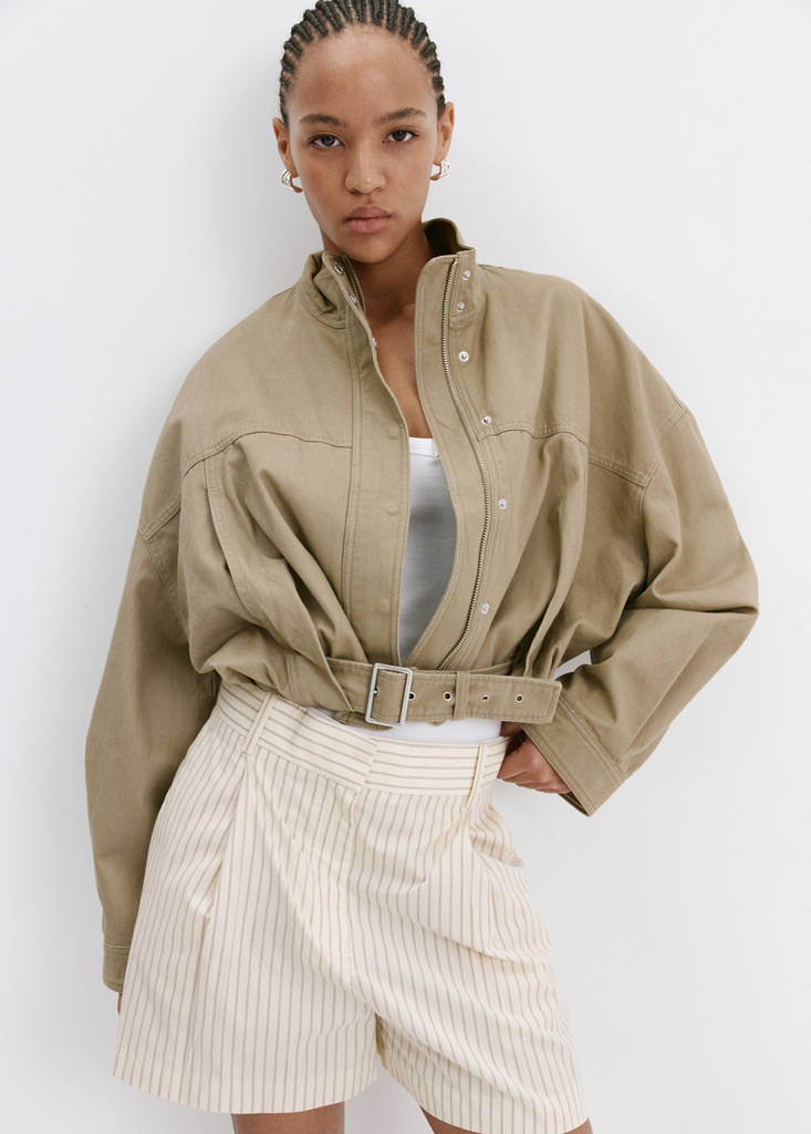 Pinstripe pleated Bermuda shorts — Vanilla