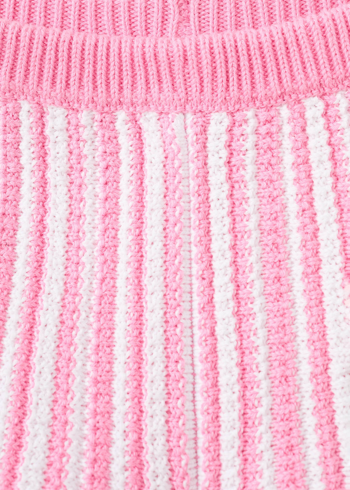 Striped crochet shorts — Pink
