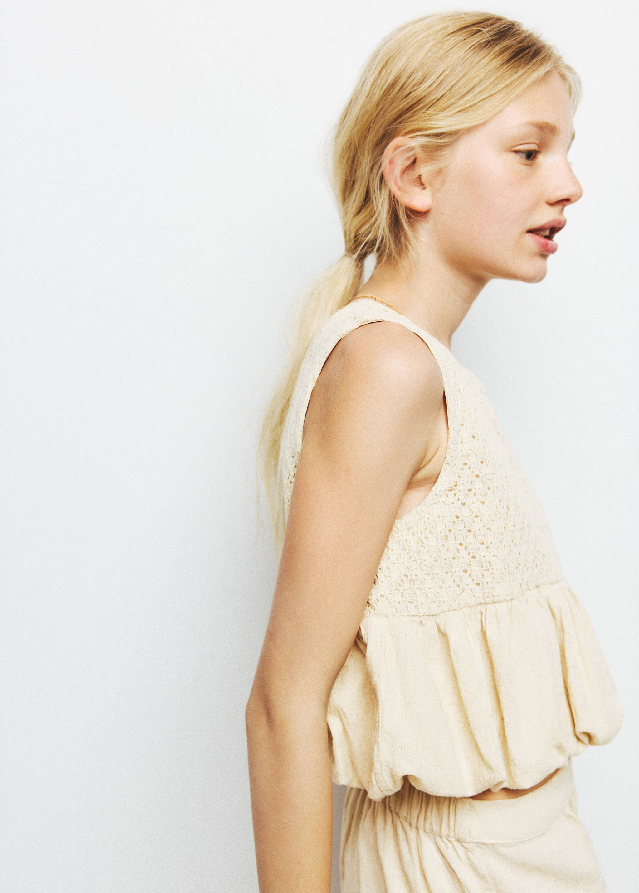 Blouse crochet évasée - Plan moyen